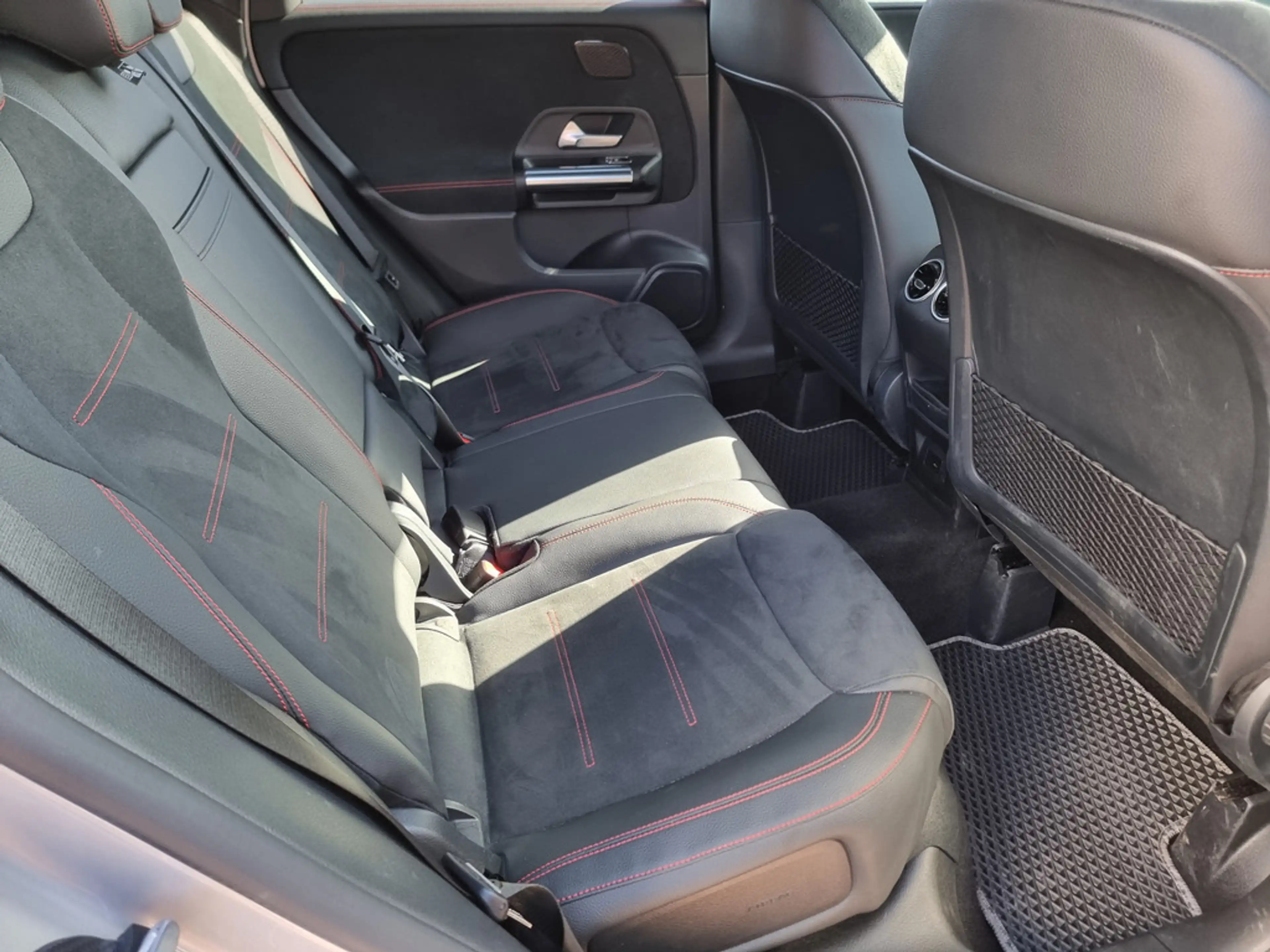 Mercedes-Benz B 250 AMG Line — photo 8