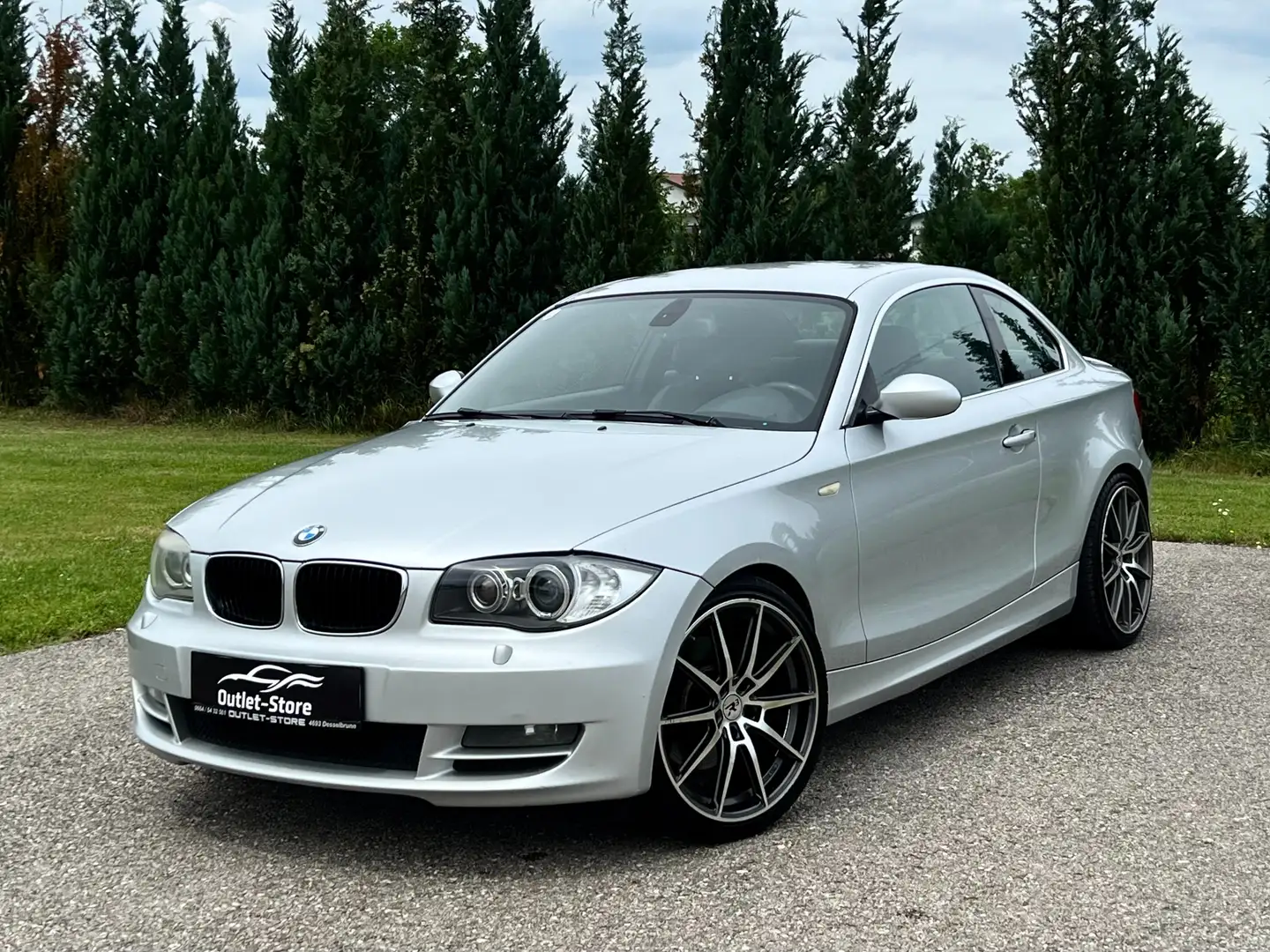 BMW 123 123d Coupé*M-Sportpaket*Leder*Xenon*SHZ*19'' Šedá - 1