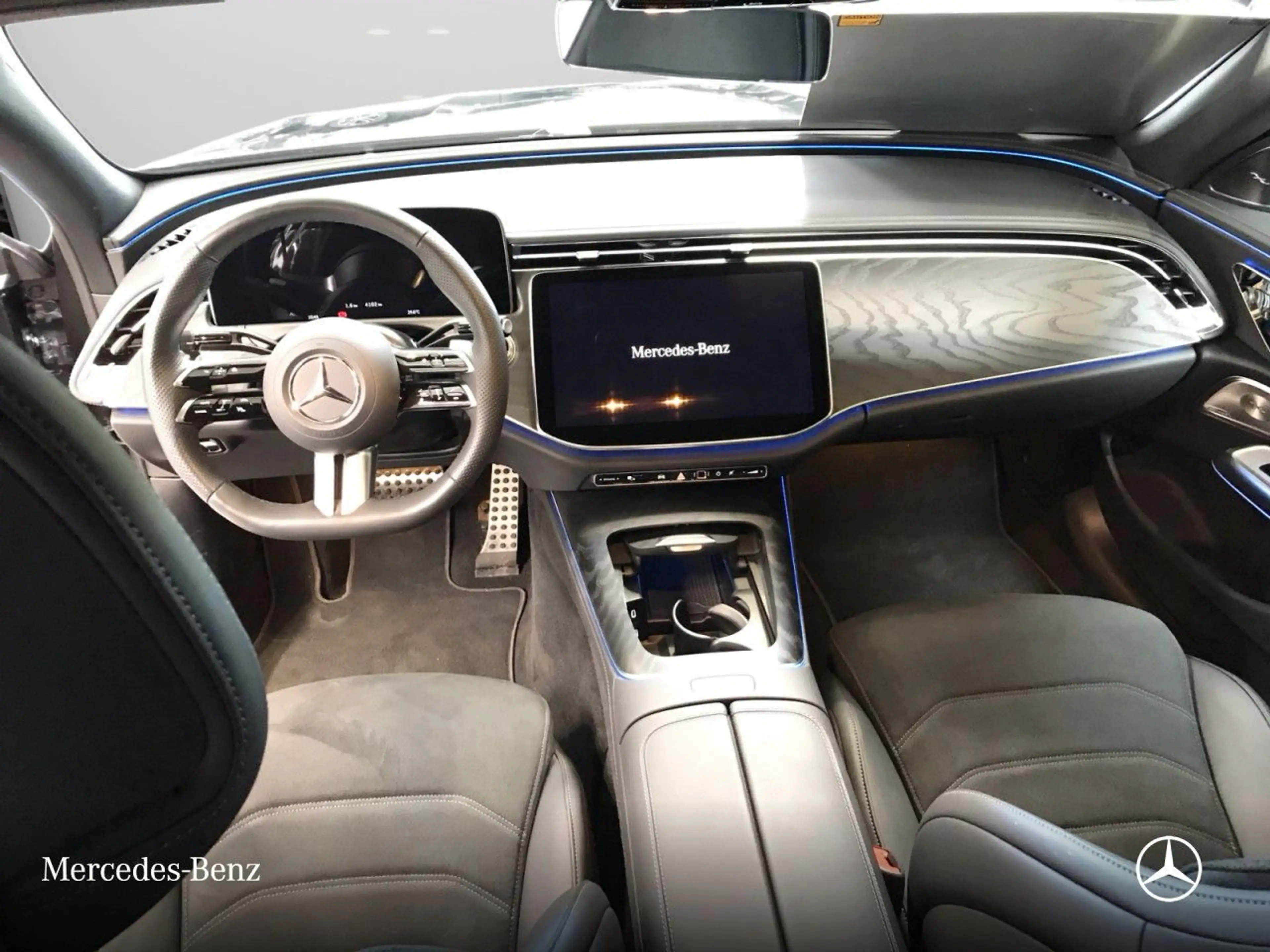 Mercedes-Benz E 200 AMG Fahrass 360° Burmester Distr. PTS 9G — photo 12