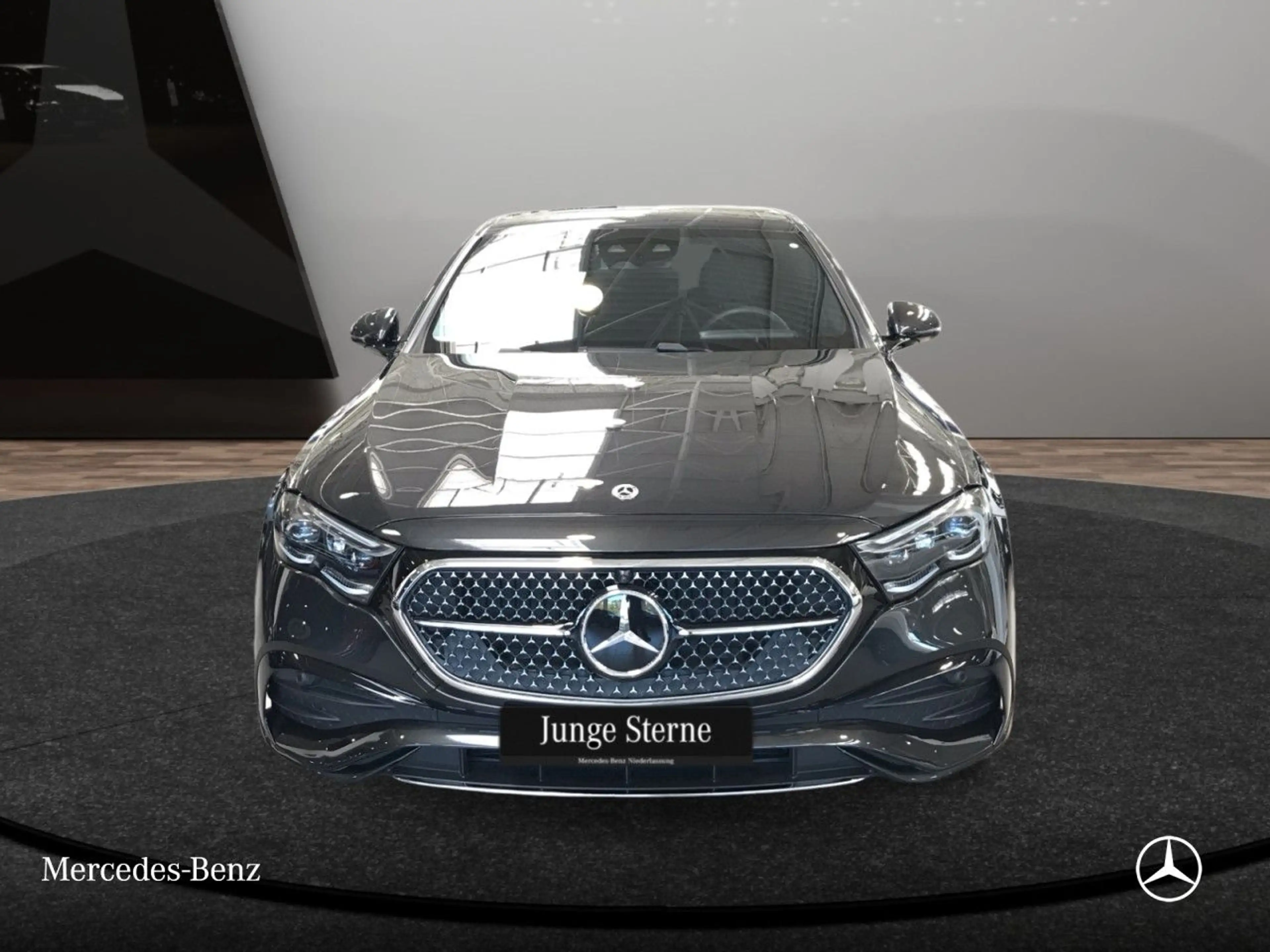 Mercedes-Benz E 200 AMG Fahrass 360° Burmester Distr. PTS 9G — photo 3