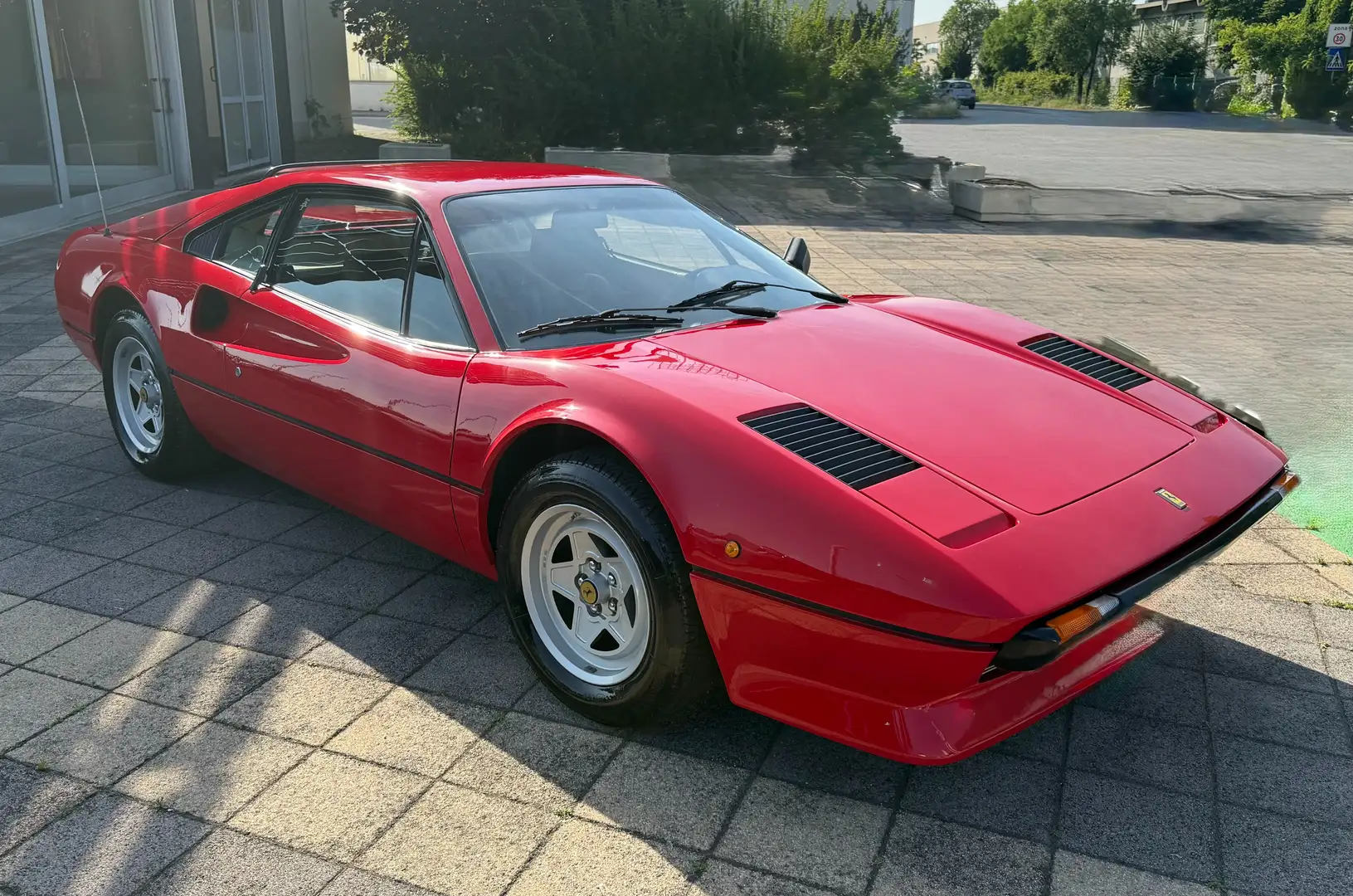 Ferrari 208 208 GTB Rojo - 1