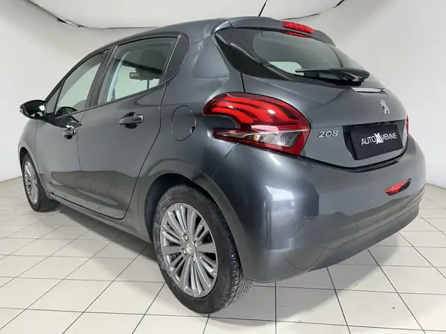 Peugeot 208 view 4