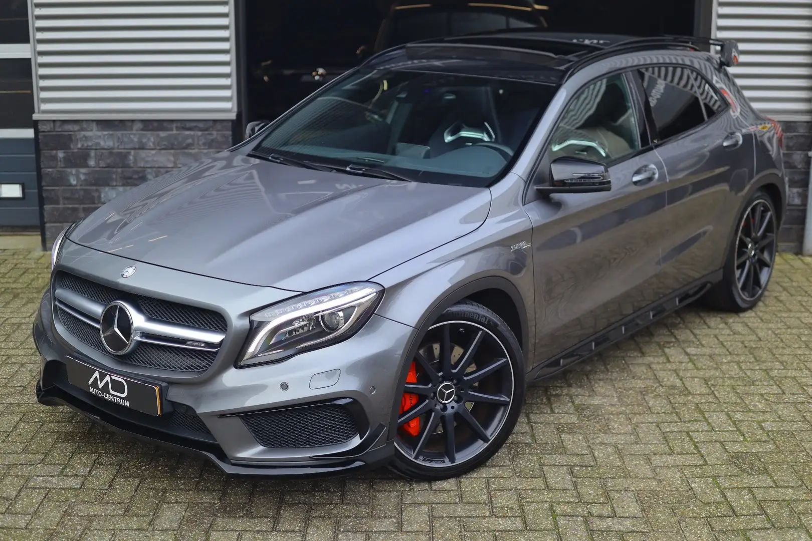 Mercedes-Benz GLA 45 AMG 4Matic 7G-DCT - 2