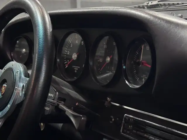 Porsche 911 view 11