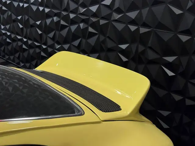 Porsche 911 view 13