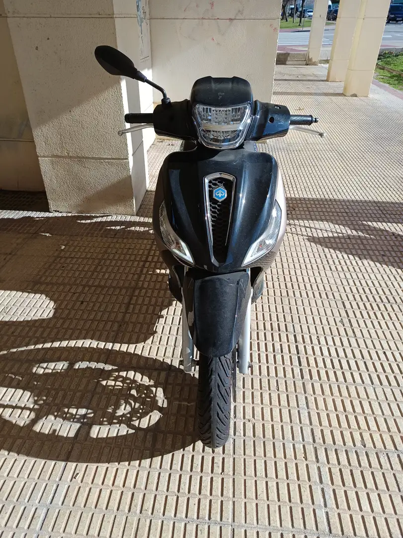 Piaggio Medley 125 2023 15cv Negro - 2