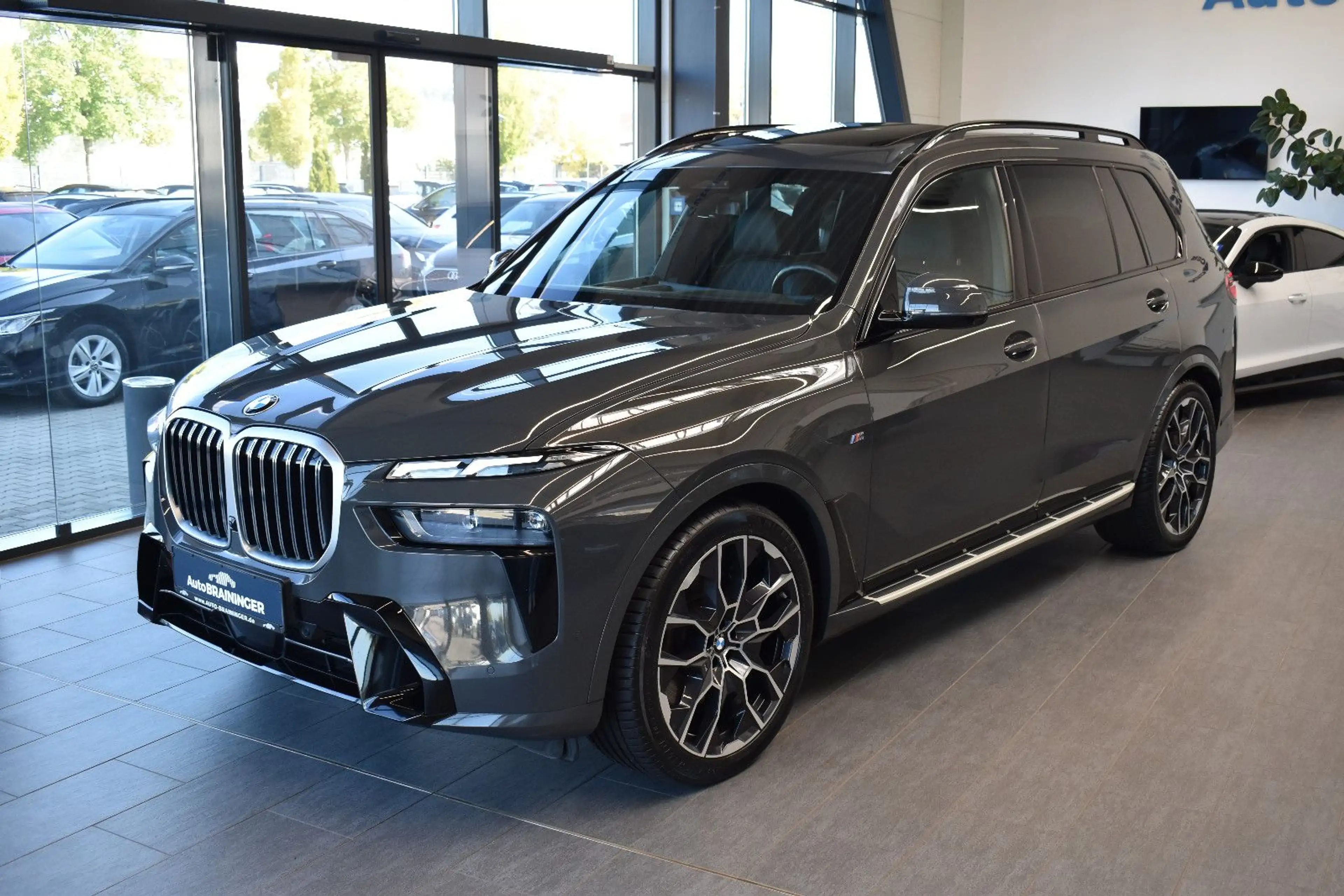 BMW X7 xDrive 40d M Sport 7-Sitzer~SoftClose~AHK~22" — photo 4