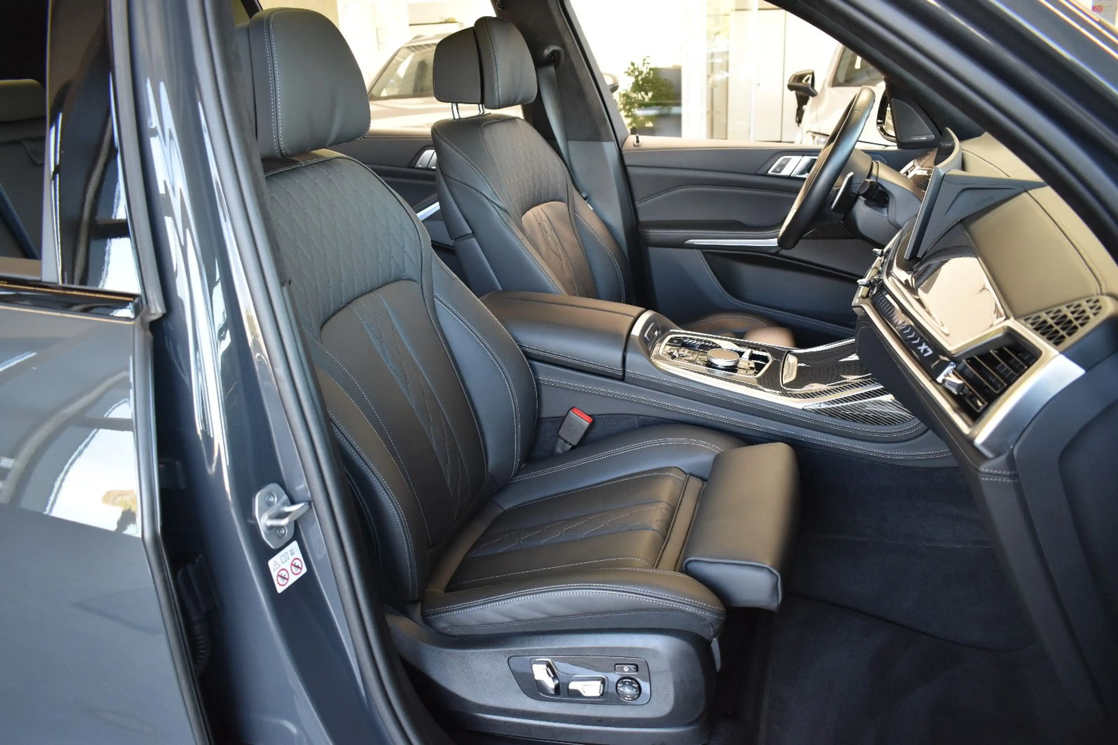 BMW X7 xDrive 40d M Sport 7-Sitzer~SoftClose~AHK~22" — photo 9