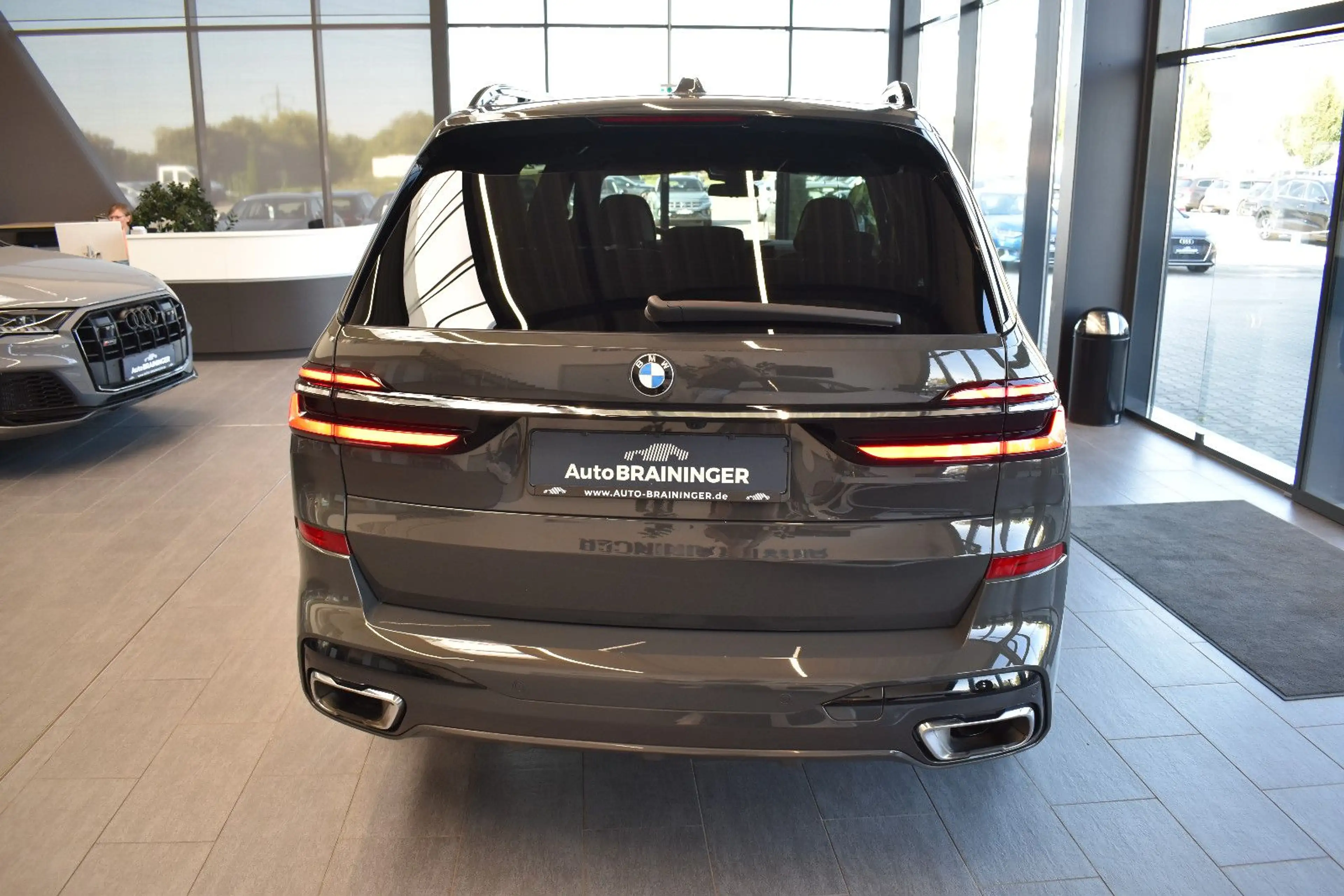 BMW X7 xDrive 40d M Sport 7-Sitzer~SoftClose~AHK~22" — photo 6