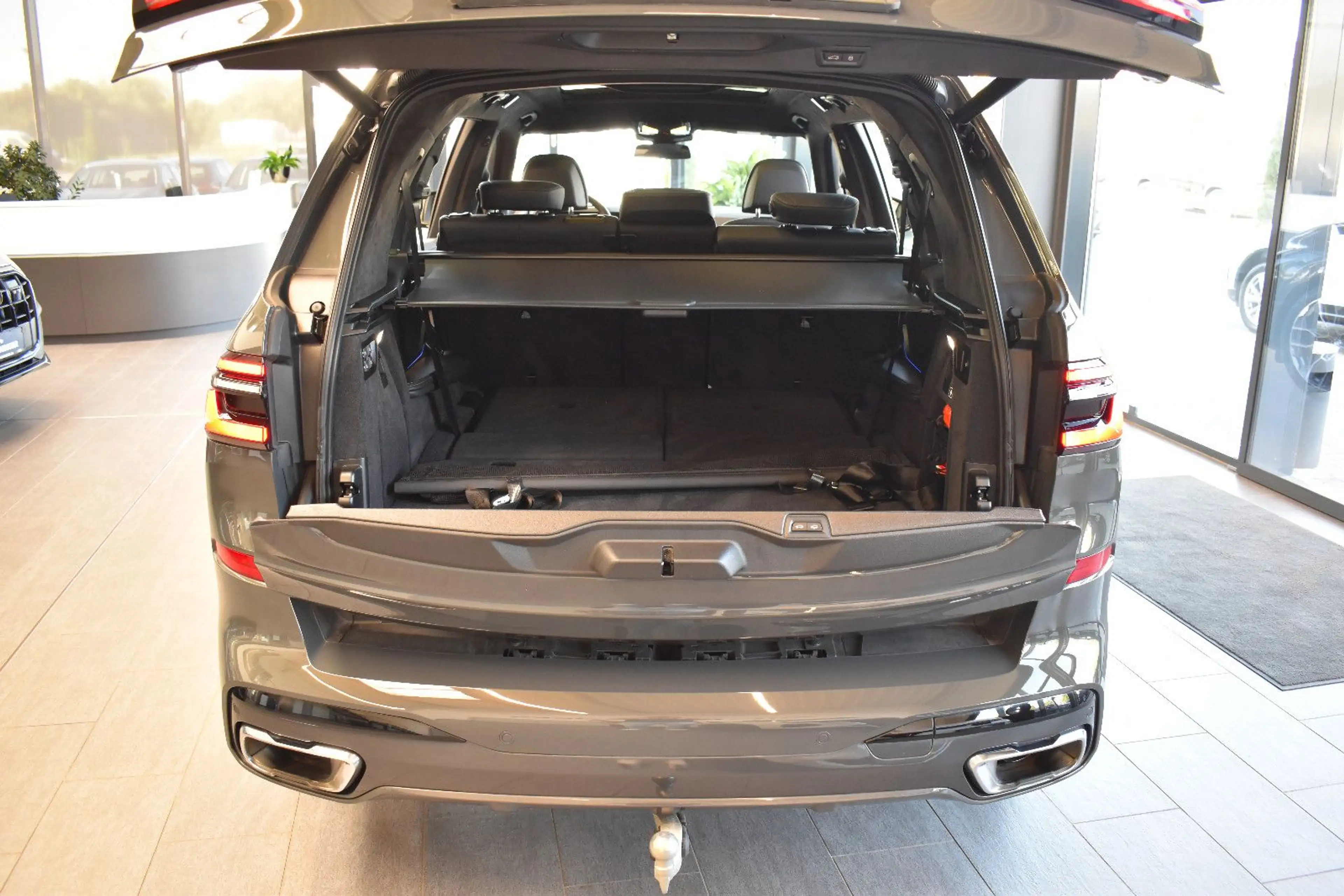 BMW X7 xDrive 40d M Sport 7-Sitzer~SoftClose~AHK~22" — photo 12