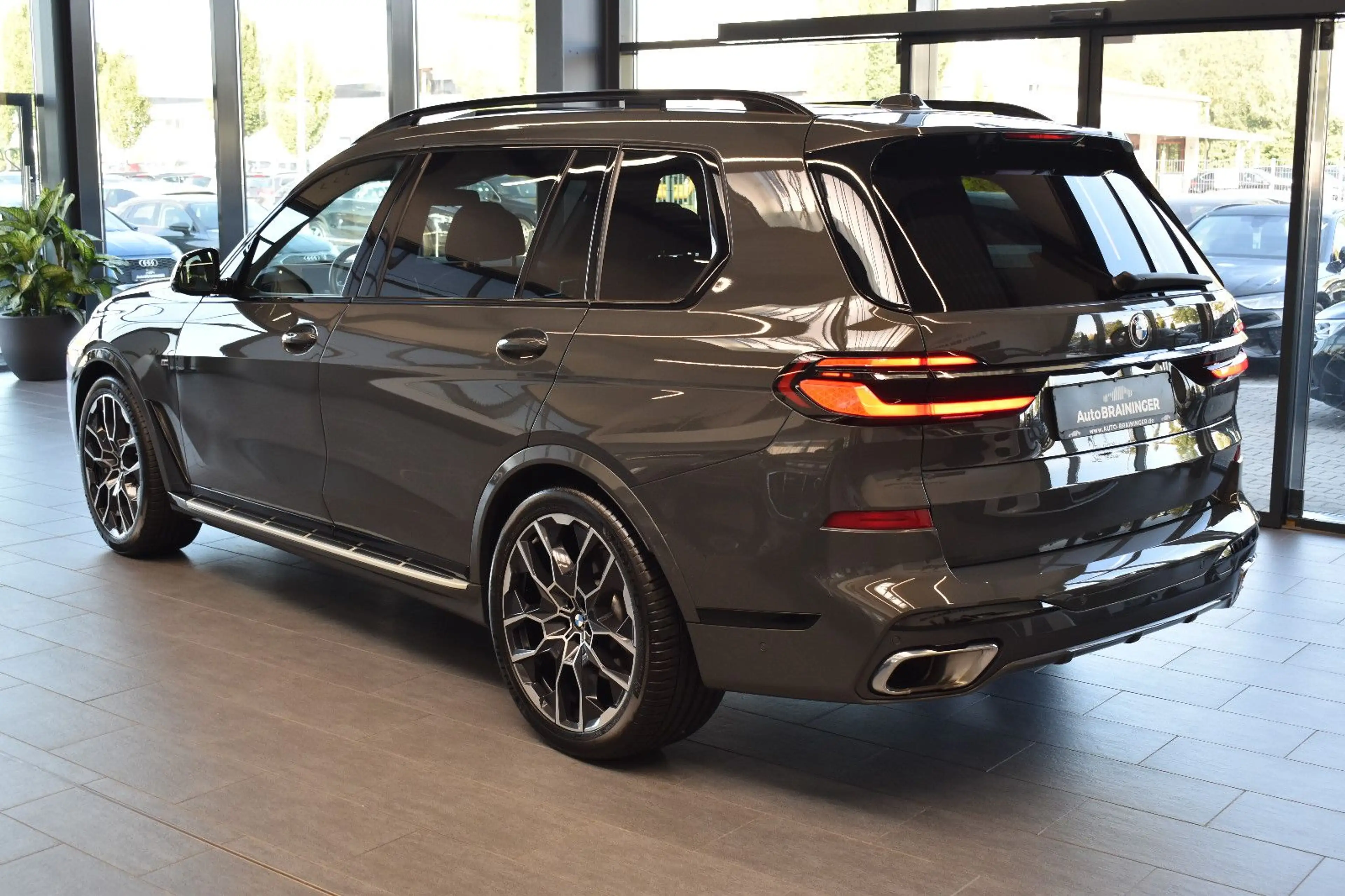 BMW X7 xDrive 40d M Sport 7-Sitzer~SoftClose~AHK~22" — photo 7