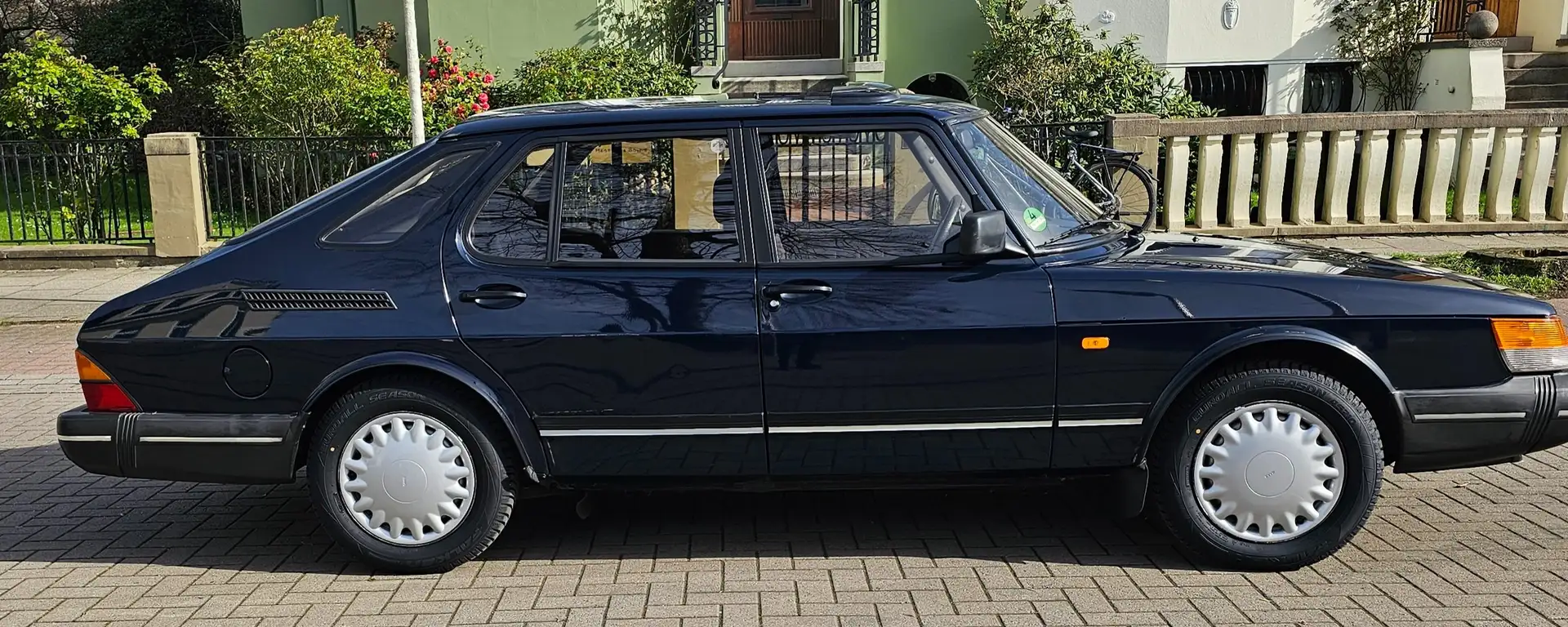 Saab 900 900 i 16 Blau - 1