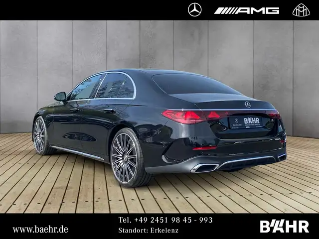 Mercedes-Benz E-Class view 3