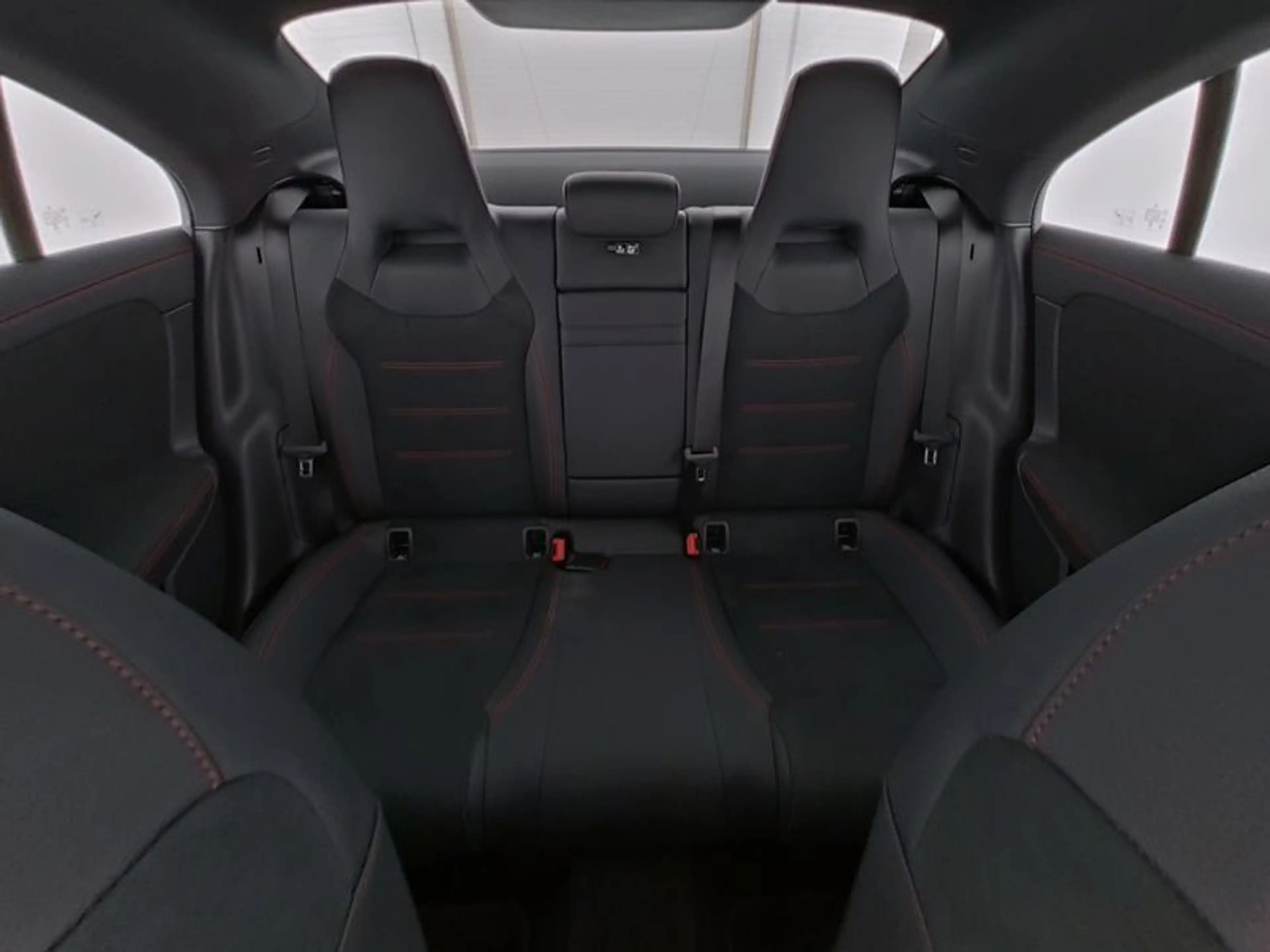 Mercedes-Benz CLA 200 AMG Adv.*Pano*STDHZG*LED*Kamera*Carpaly* — photo 8