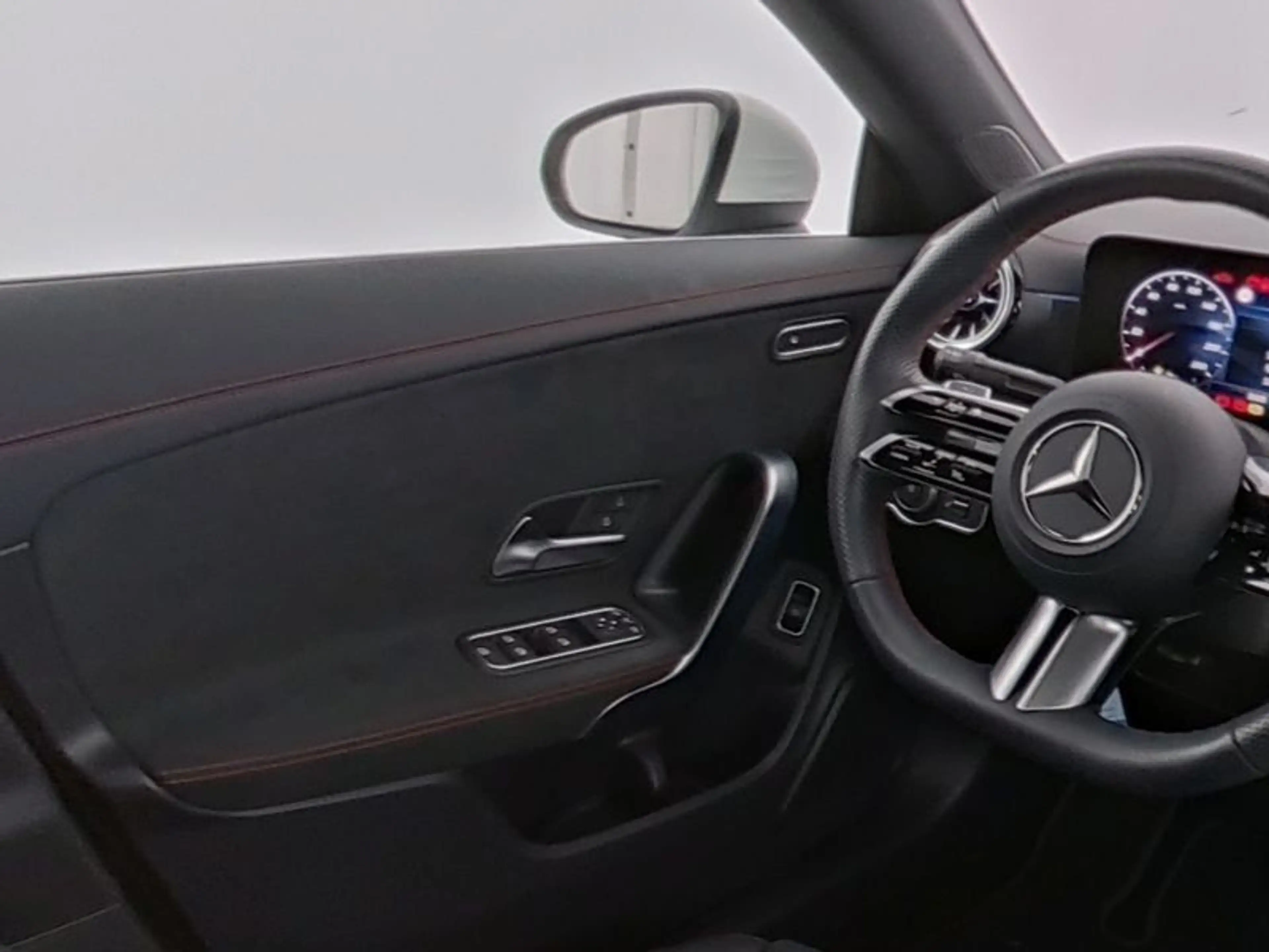 Mercedes-Benz CLA 200 AMG Adv.*Pano*STDHZG*LED*Kamera*Carpaly* — photo 9