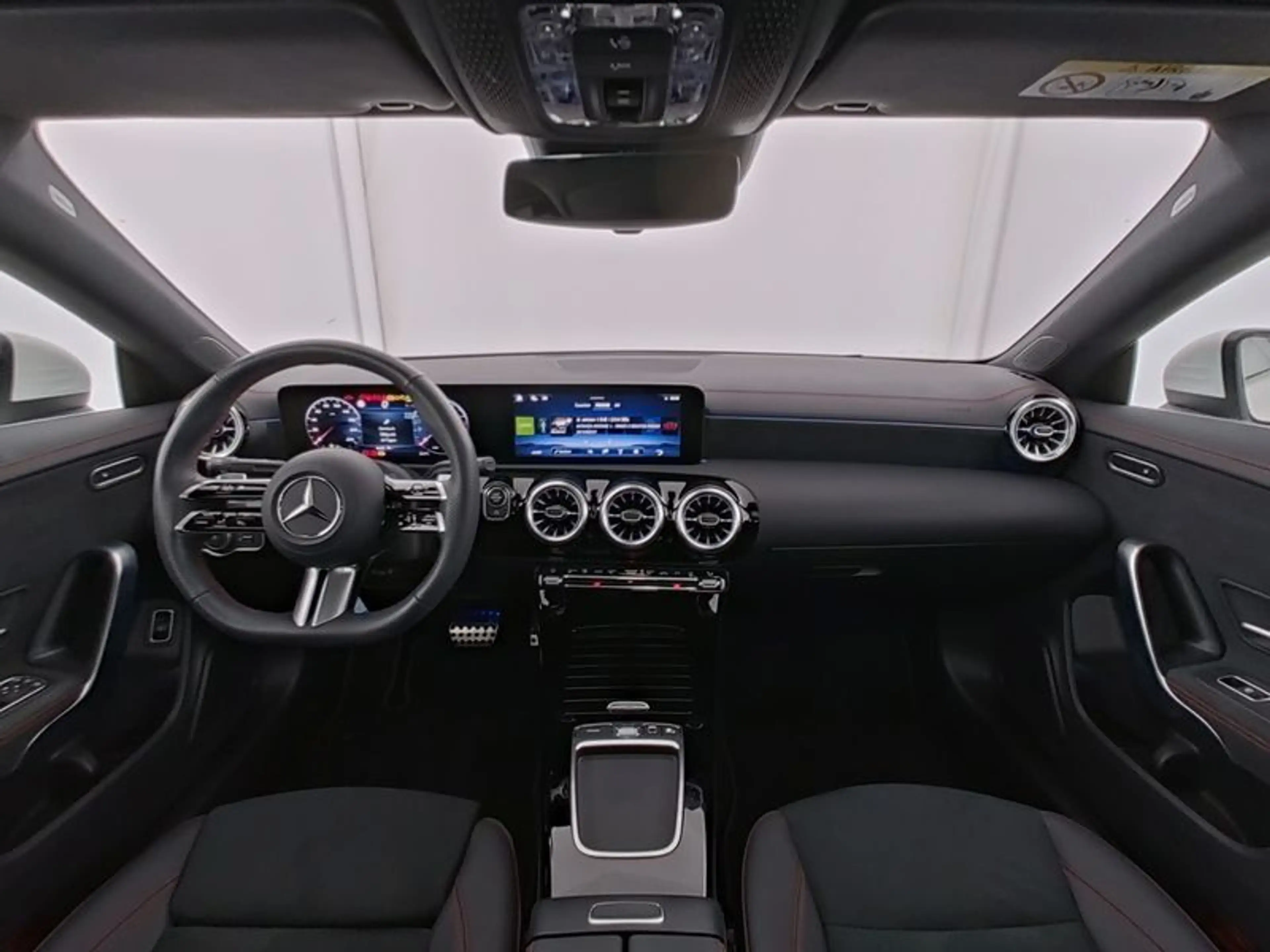 Mercedes-Benz CLA 200 AMG Adv.*Pano*STDHZG*LED*Kamera*Carpaly* — photo 7