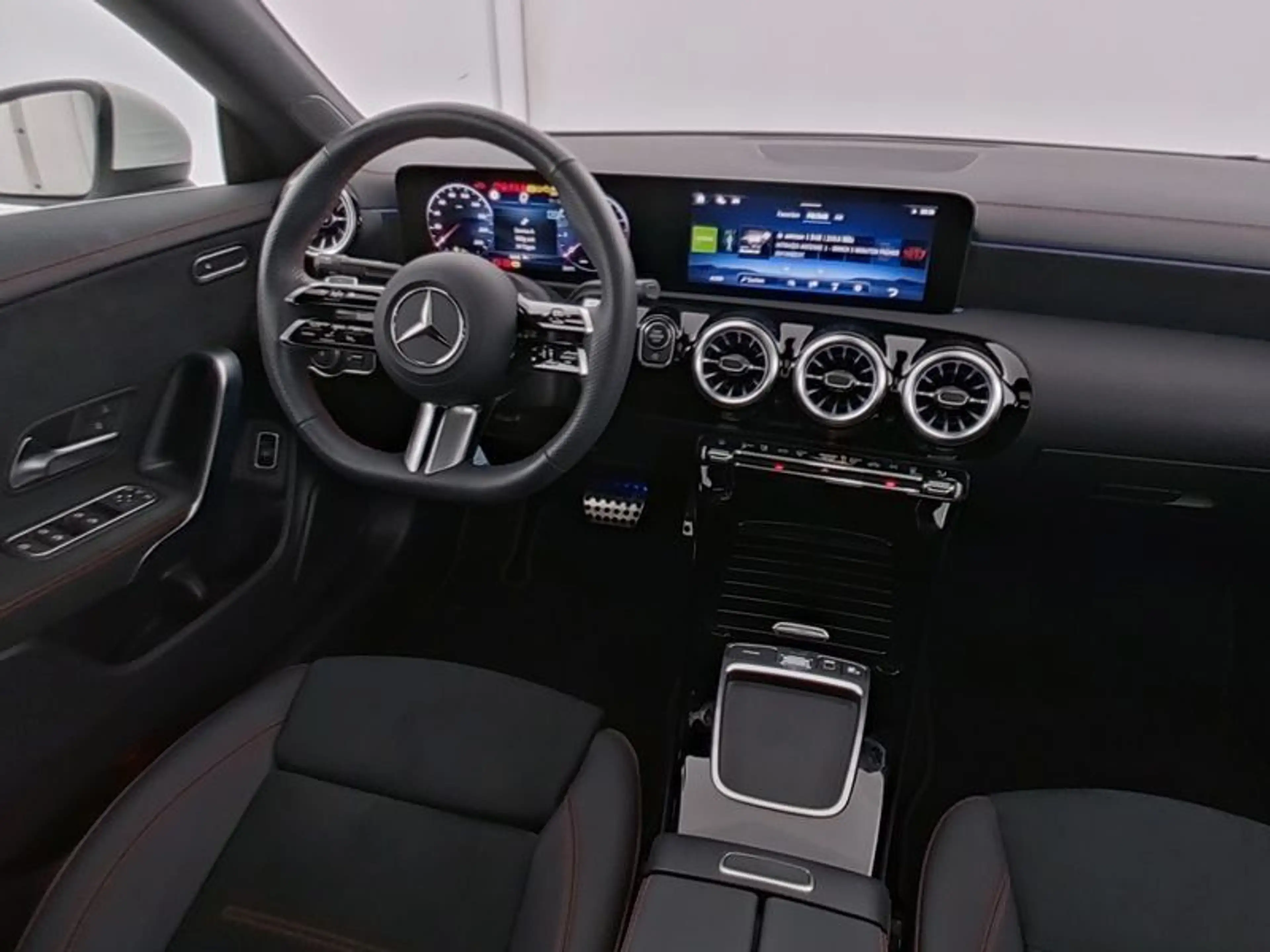 Mercedes-Benz CLA 200 AMG Adv.*Pano*STDHZG*LED*Kamera*Carpaly* — photo 6