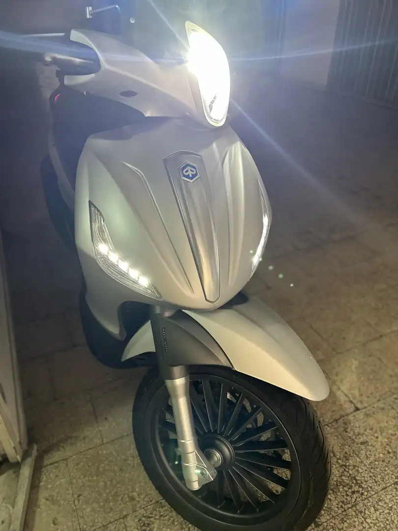 Piaggio Beverly 300 s - 1