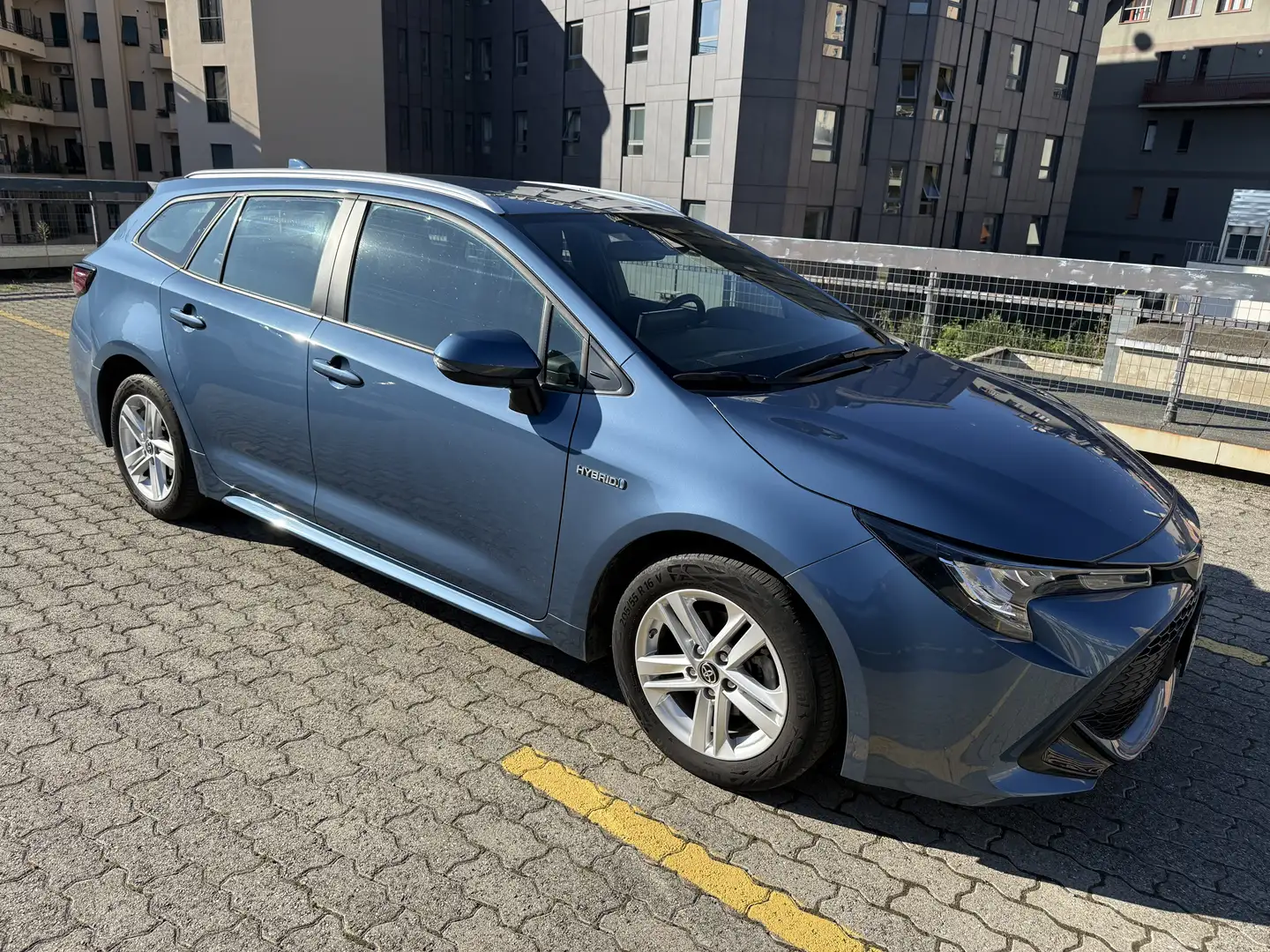 Toyota Corolla 1.8 Touring Sports SW business Hybrid IBRIDA Blu/Azzurro - 1