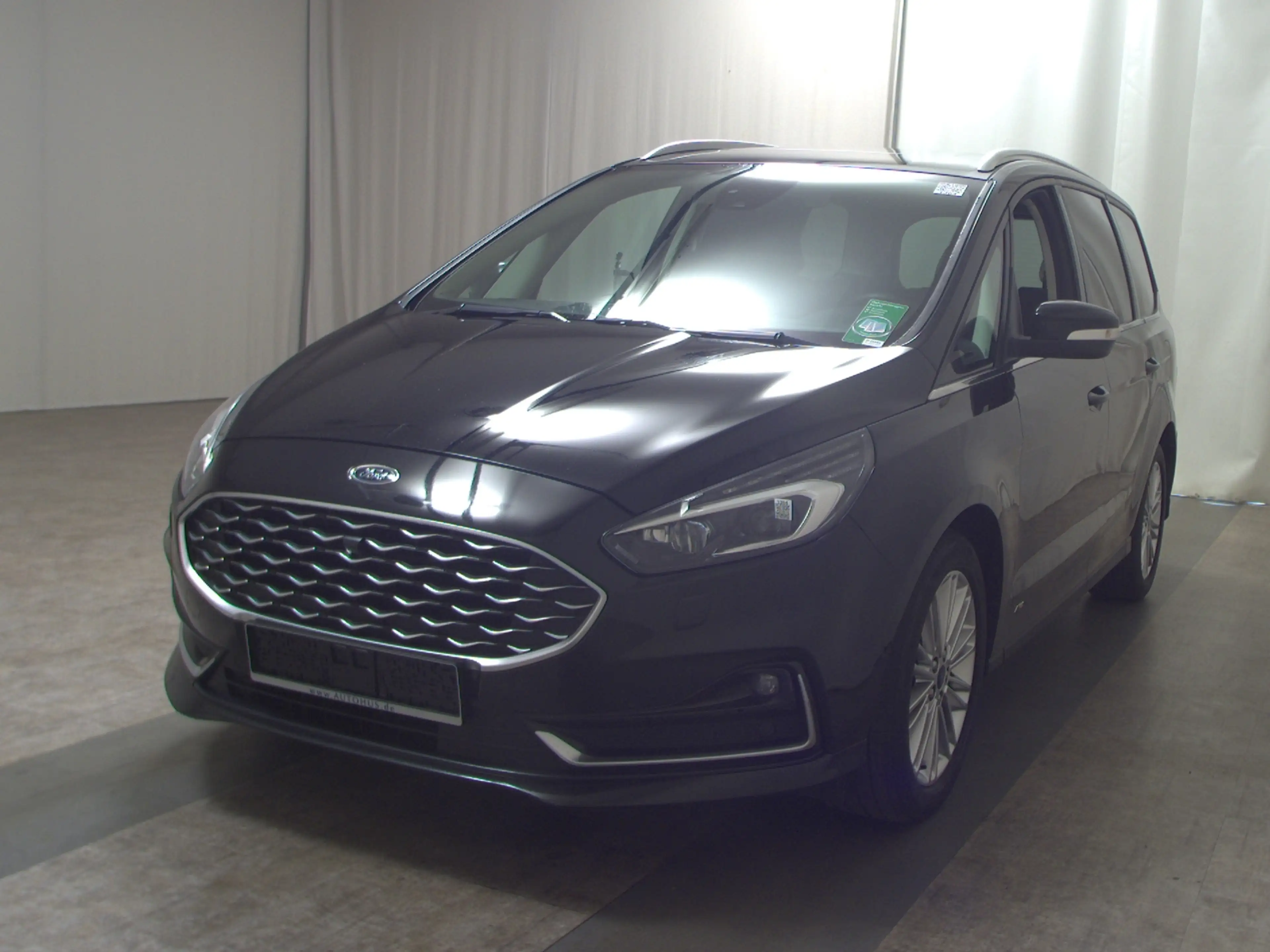 Ford Galaxy — photo 2