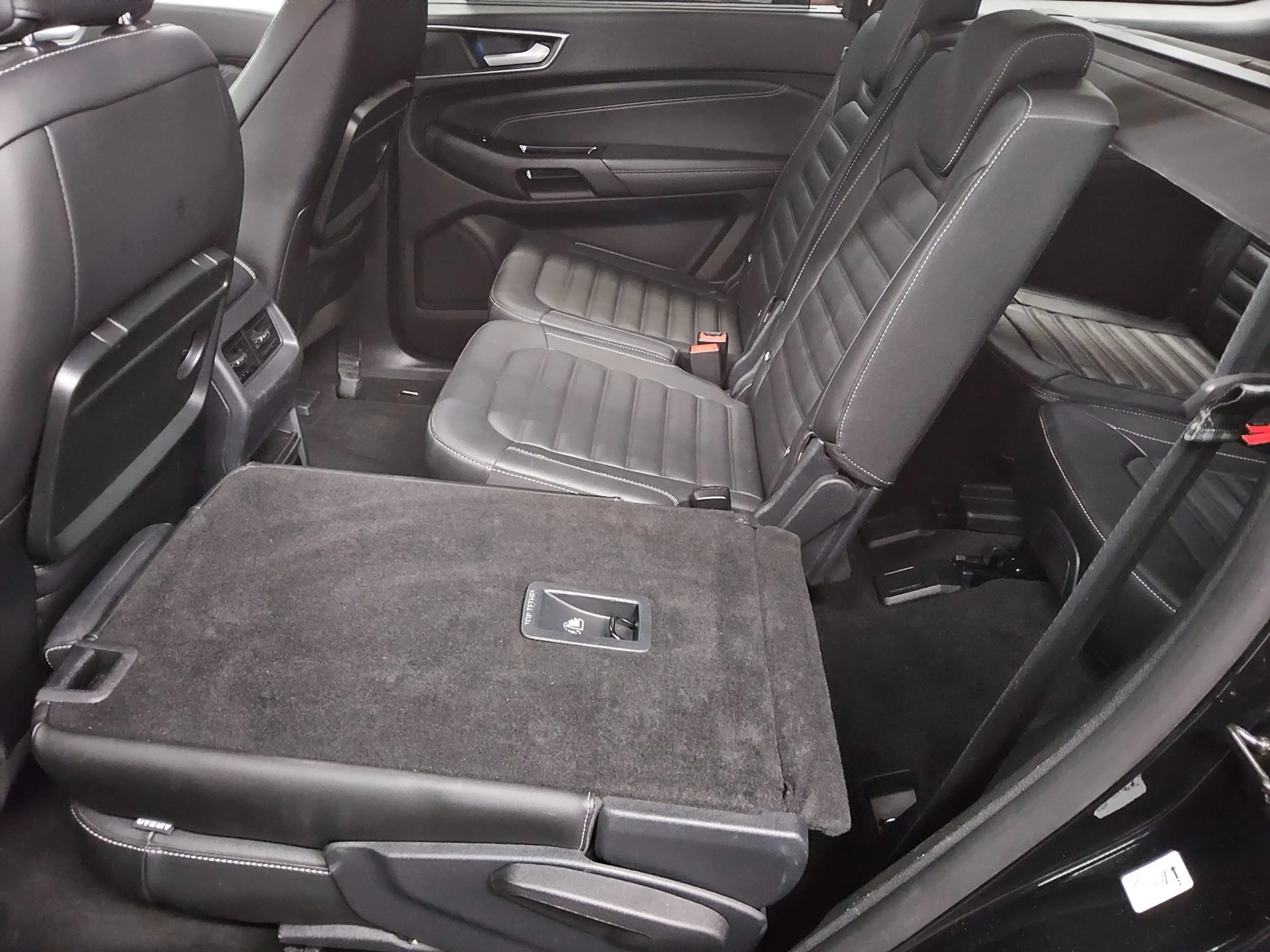 Ford Galaxy — photo 12