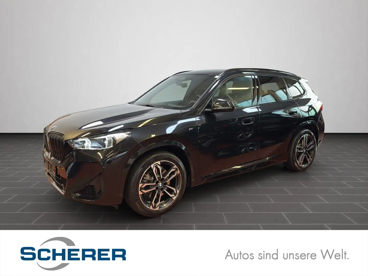 BMW X1 xDrive 23i M-Paket AHK Schwarz - 1