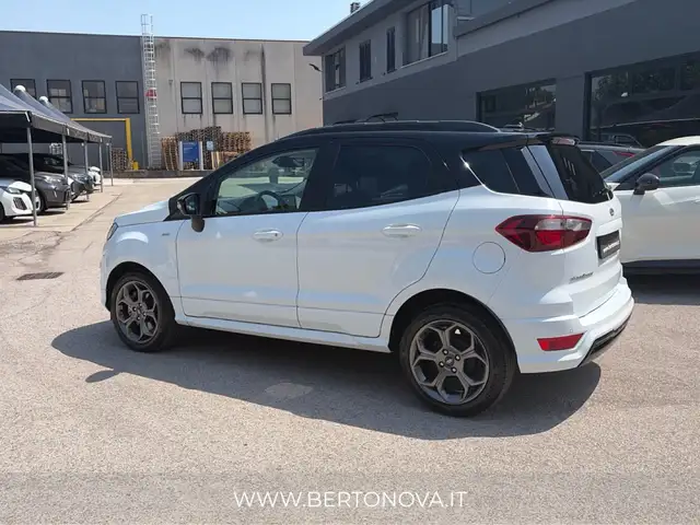 Ford Ecosport view 3