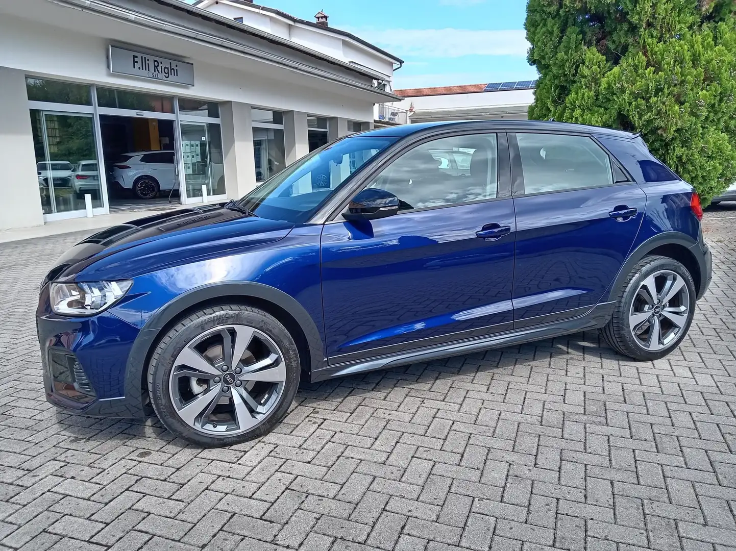 Audi A1 A1 allstreet 30 TFSI S tronic Identity Contrast Blu/Azzurro - 1