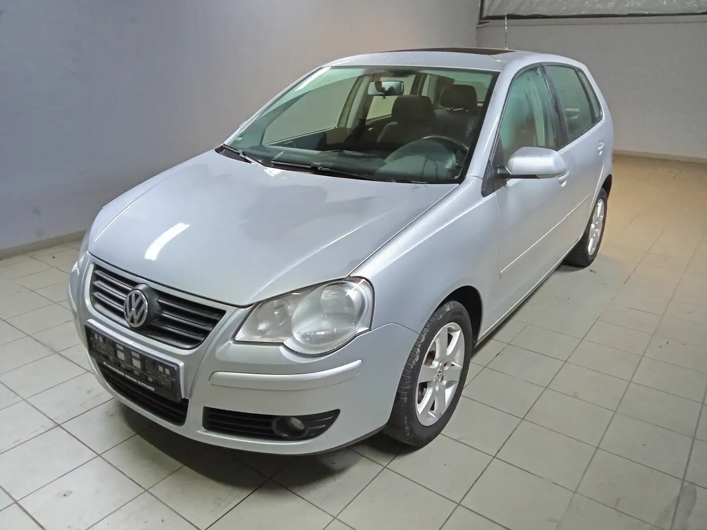 Volkswagen Polo Comfortline Argent - 1
