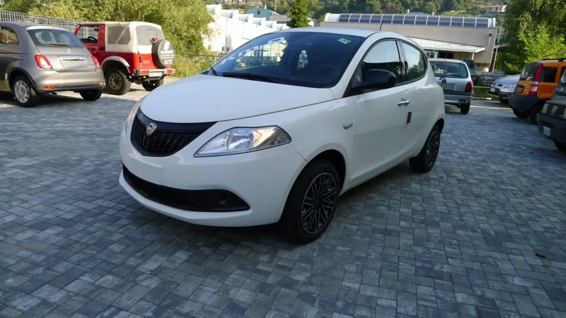 Lancia Ypsilon 1.0 FireFly 5 porte S&S Hybrid Oro Bianco - 1