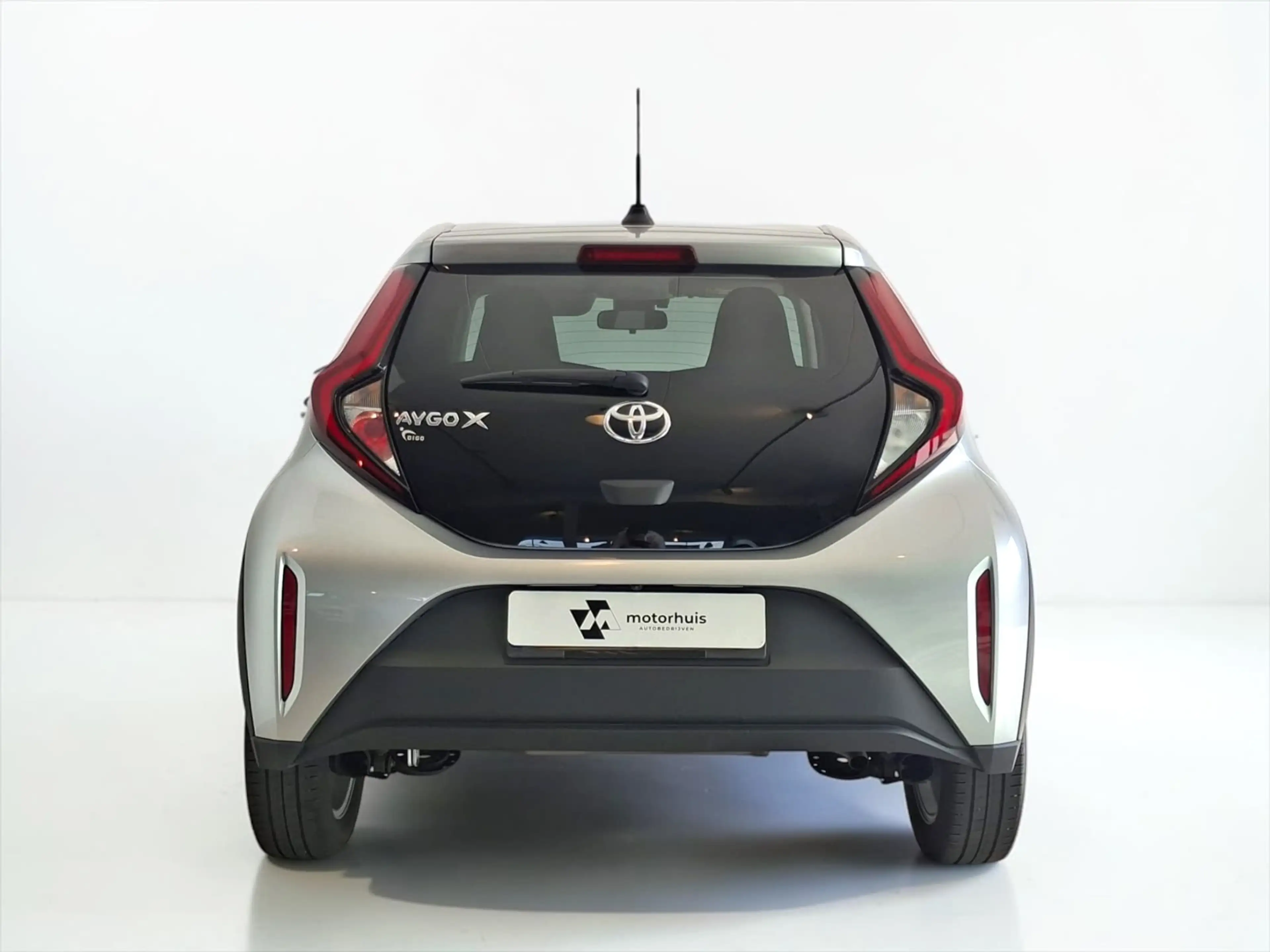 Toyota Aygo X 1.0 VVT-i MT first CARPLAY CAMERA ECC — photo 12