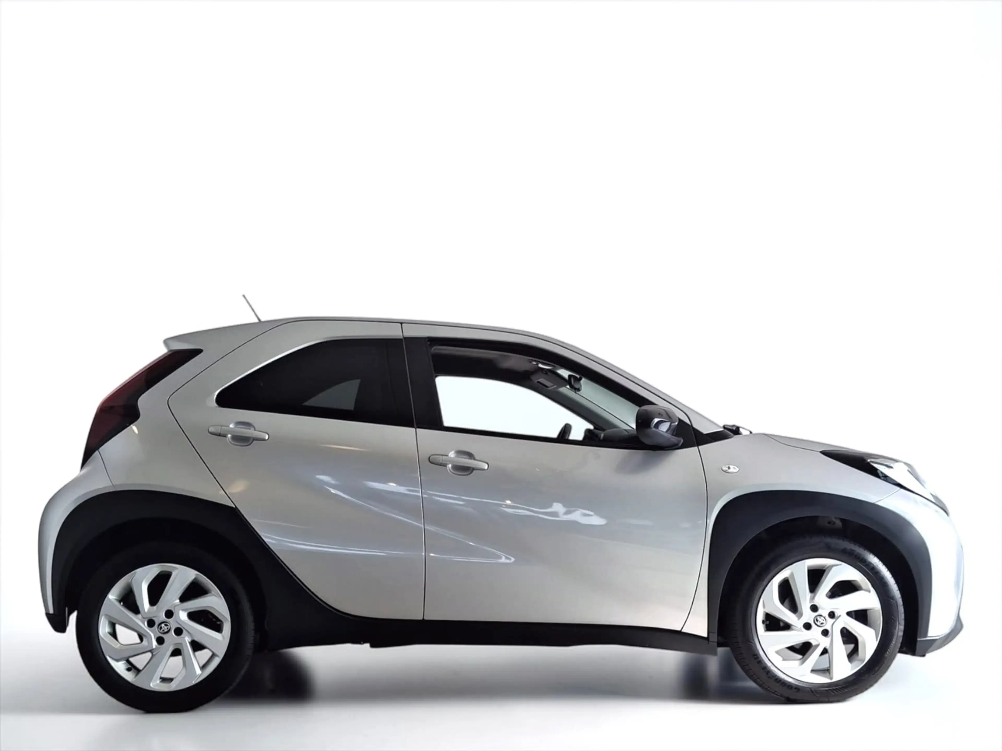 Toyota Aygo X 1.0 VVT-i MT first CARPLAY CAMERA ECC — photo 9