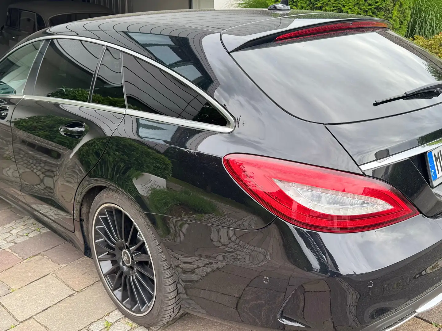Mercedes-Benz CLS 250 CLS Shooting Brake AMG d 4Matic Final Edition Noir - 1