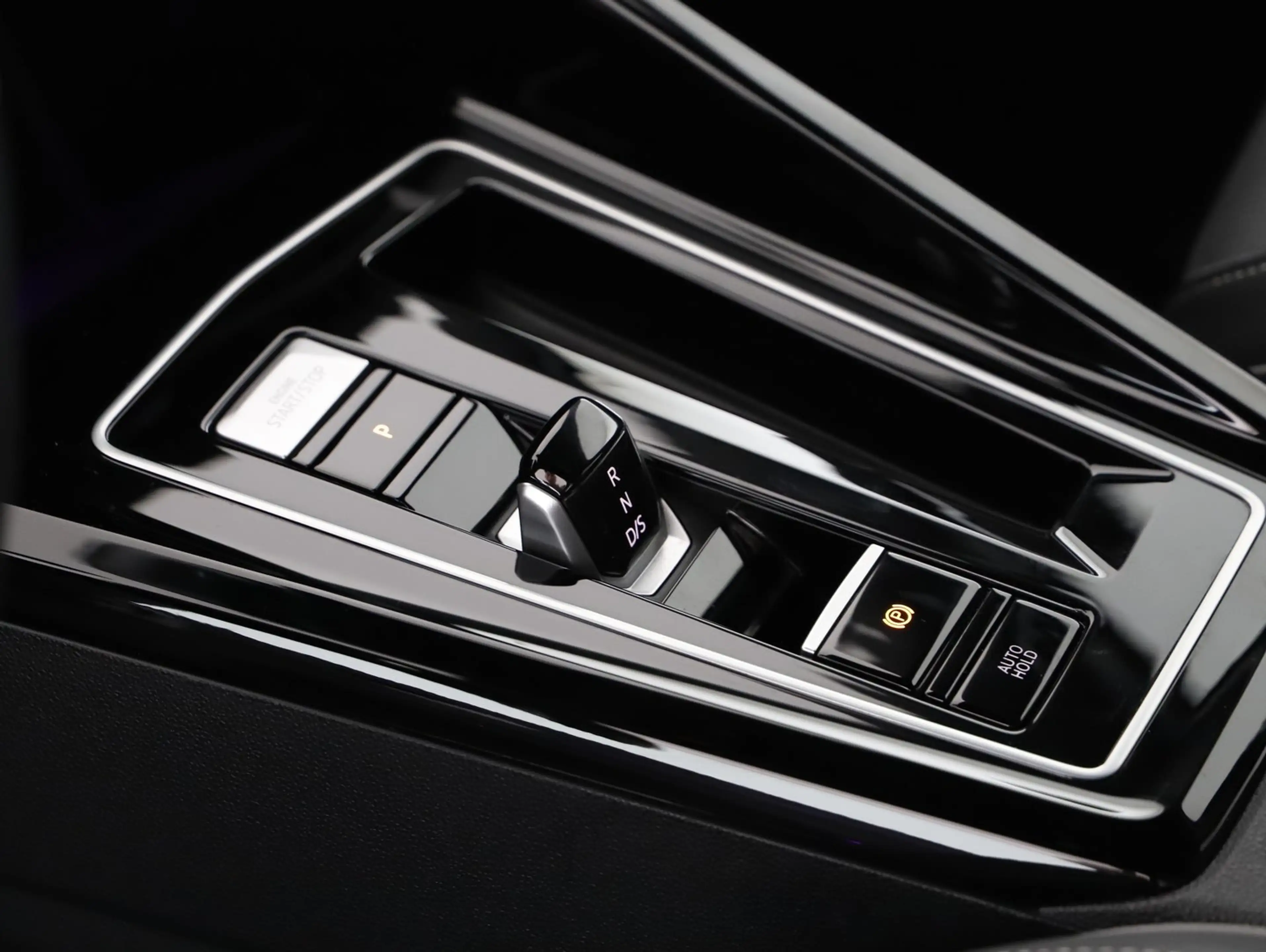 Volkswagen Golf R R-Line mHEV TSI DSG — photo 15