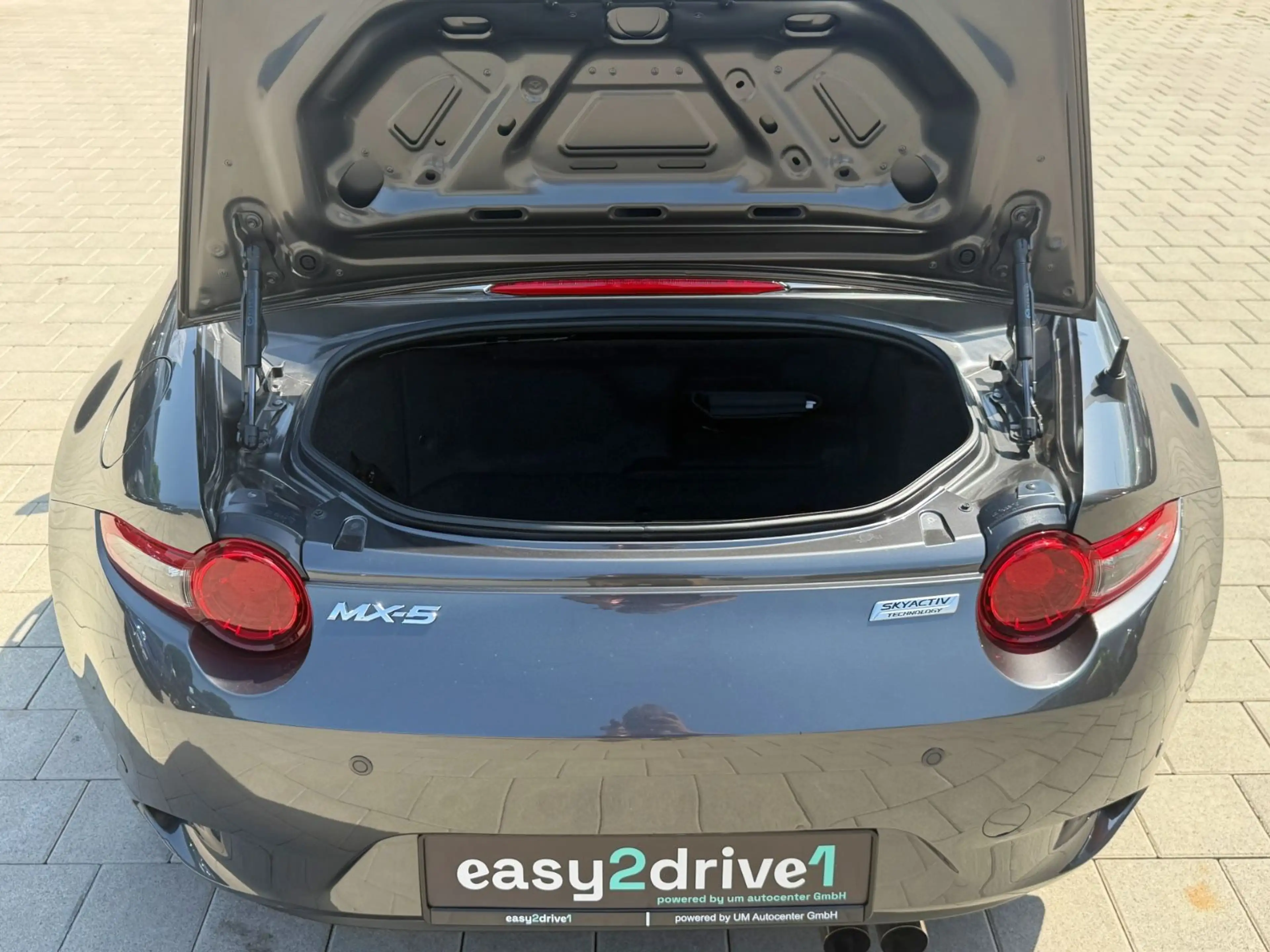 Mazda MX-5 Cabrio Sakura 1.5/NAVI/KLIMA/DAB/BOSE/LED — photo 11