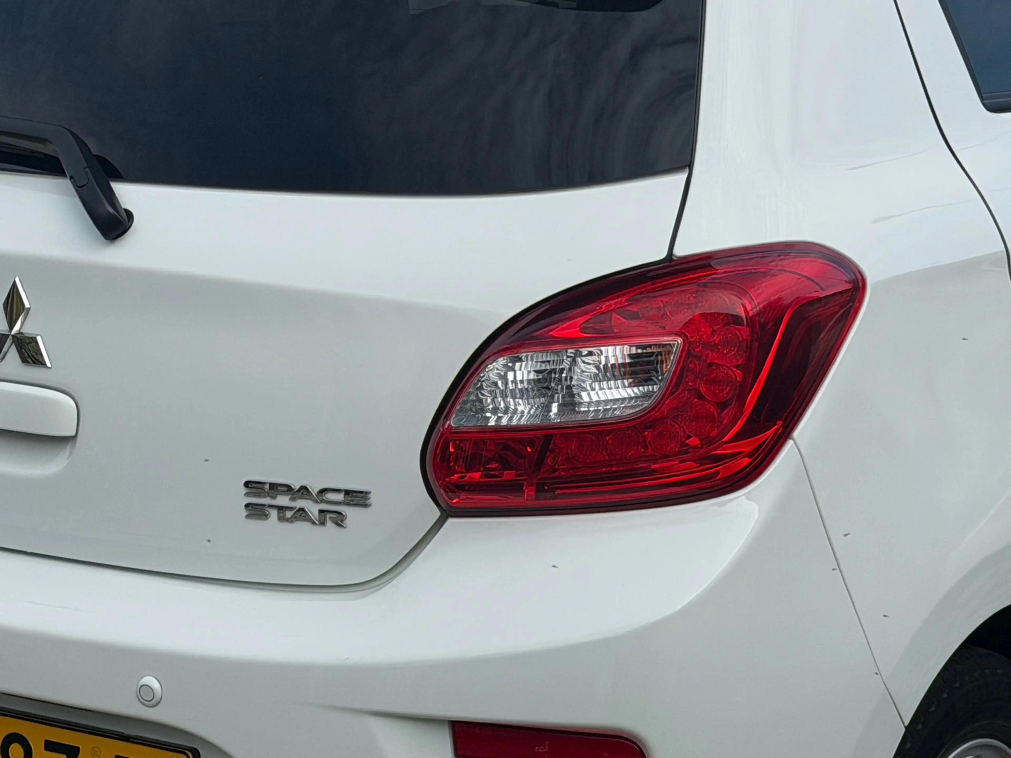 Mitsubishi Space Star 1.0 Intense Automaat Airco — photo 3