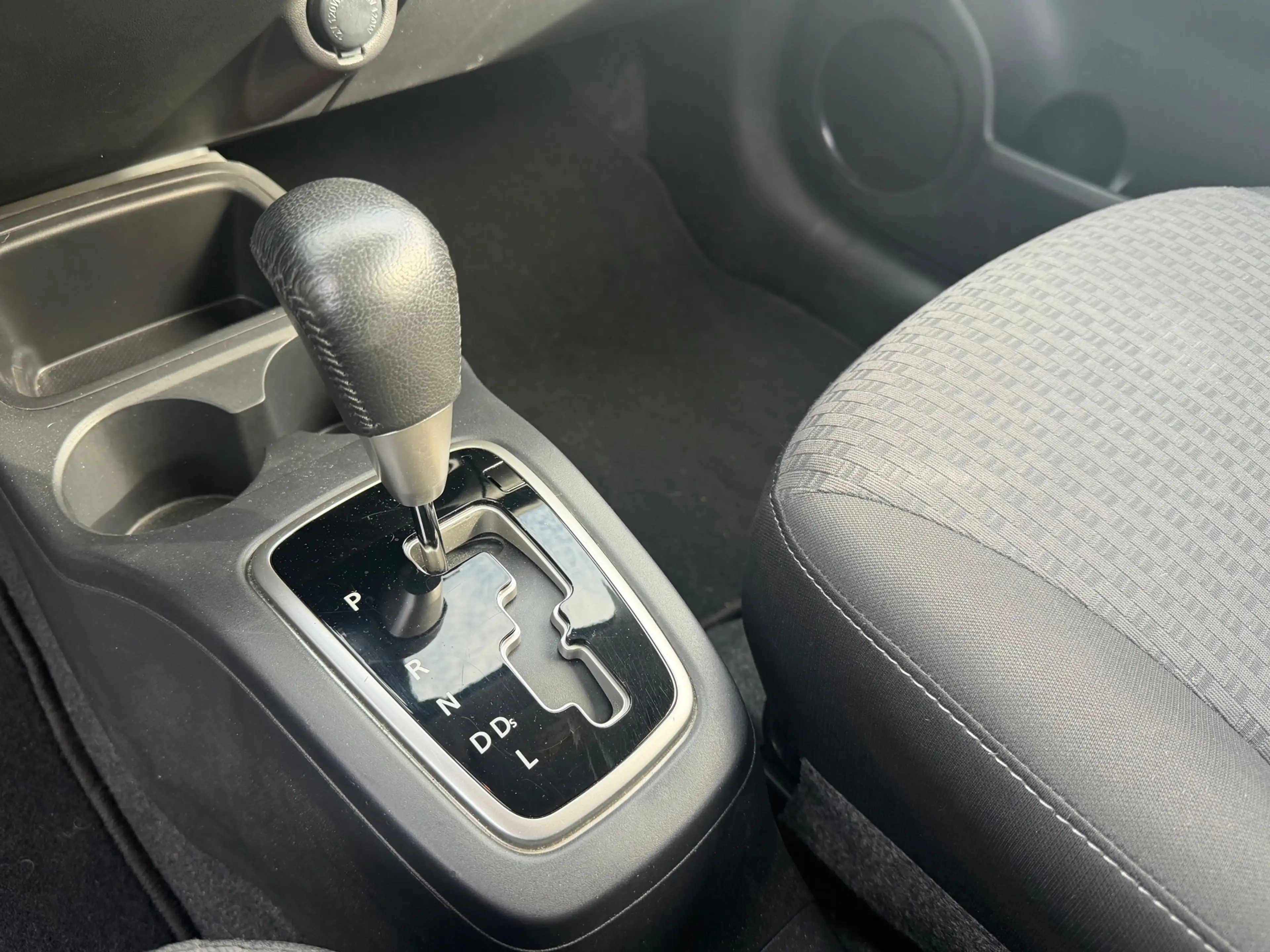 Mitsubishi Space Star 1.0 Intense Automaat Airco — photo 9
