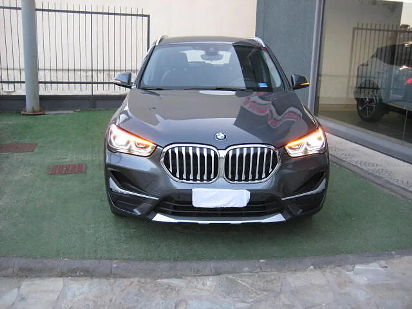 BMW X1 xDrive18d xLine Gris - 1