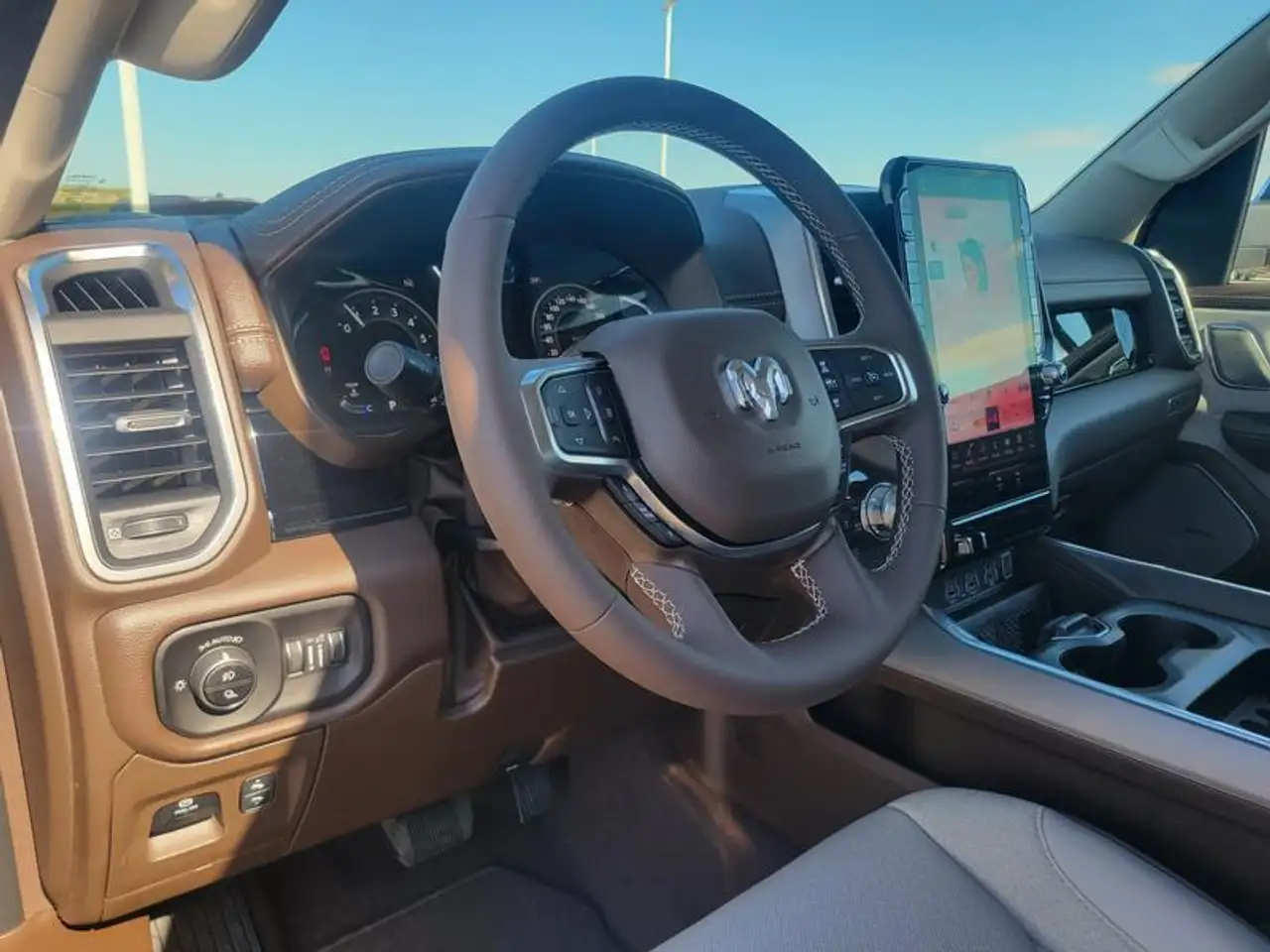 RAM 1500 снимка RAM 1500