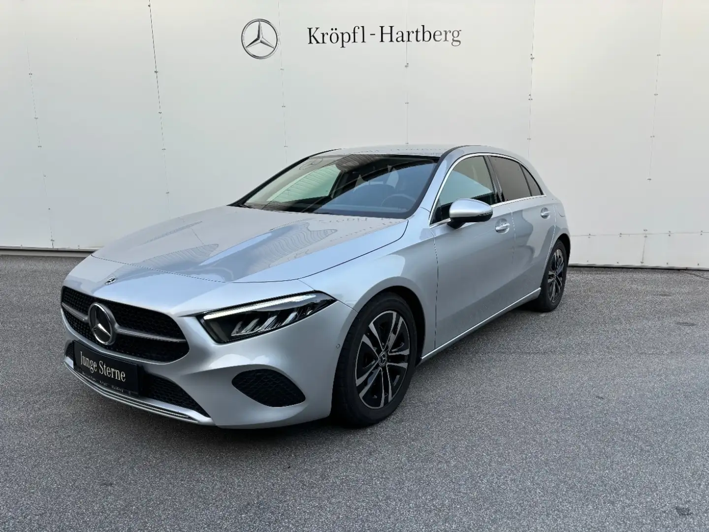 Mercedes-Benz A 180 d Progressive MBUX Navi Silber - 2