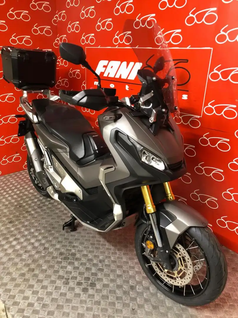Honda X-ADV 750 Grigio - 2