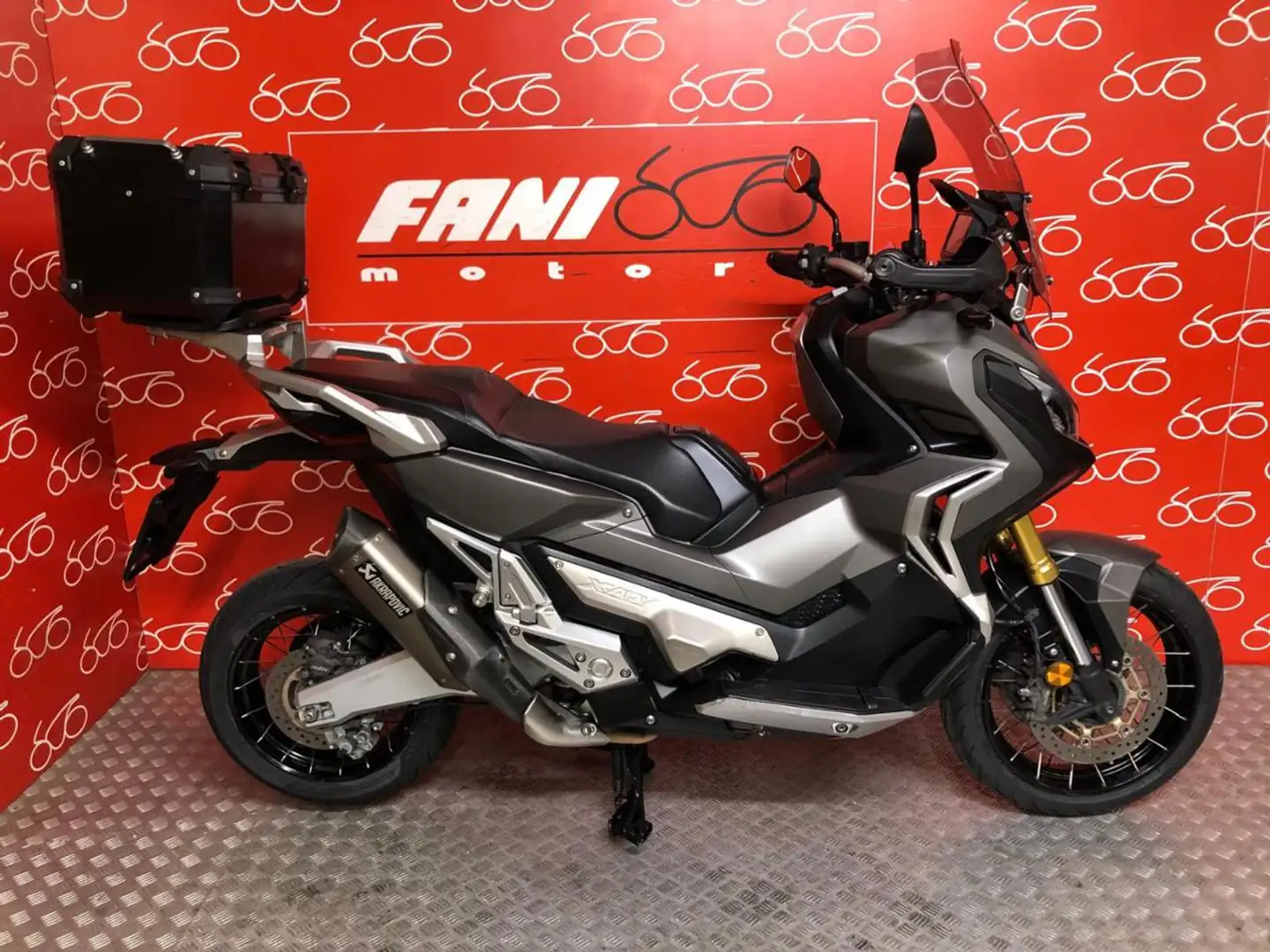 Honda X-ADV 750 Grigio - 1