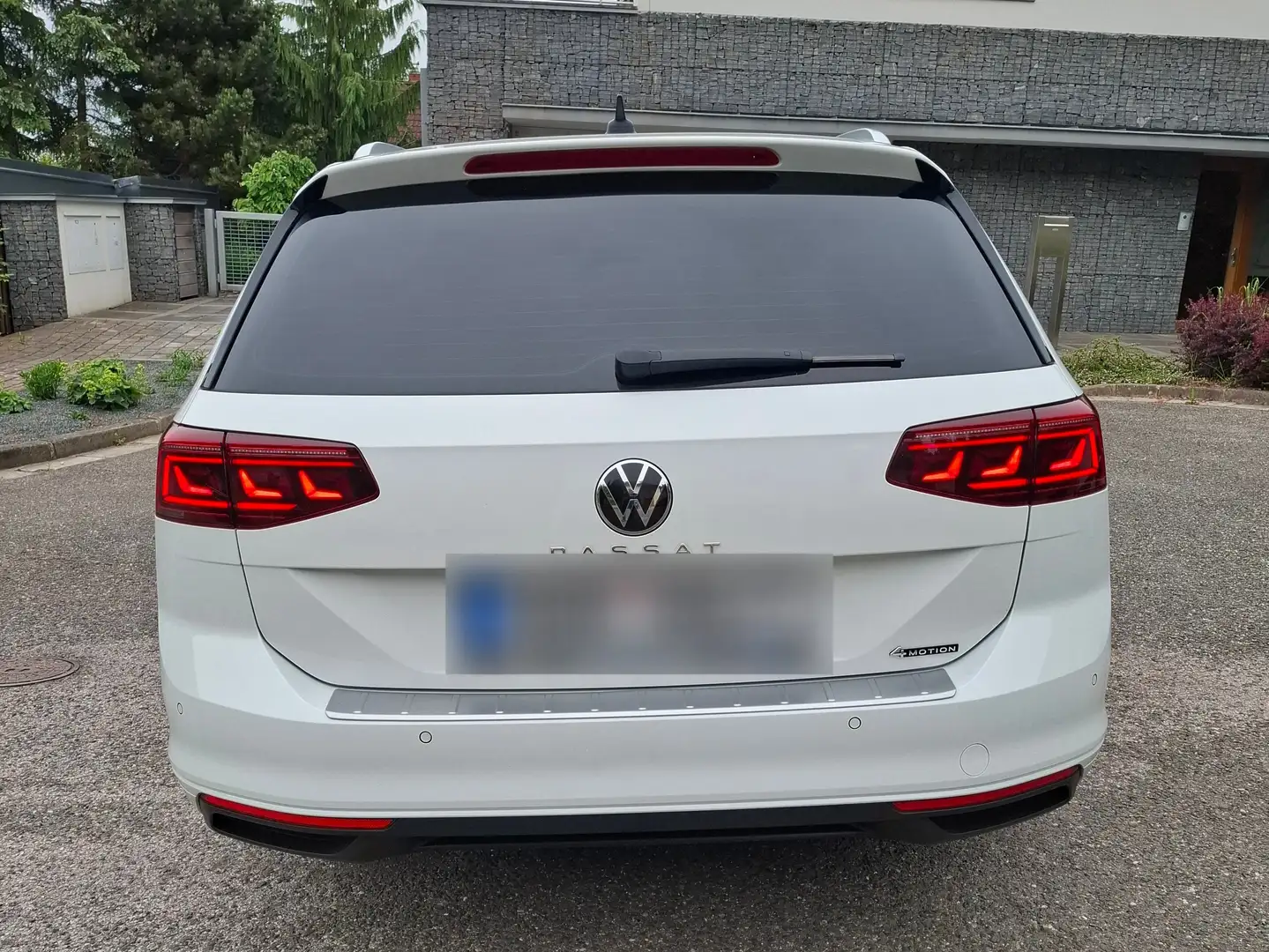 Volkswagen Passat Variant 2.0 TDI DSG 200pk 4x4 Business matrix harmankardon Wit - 2