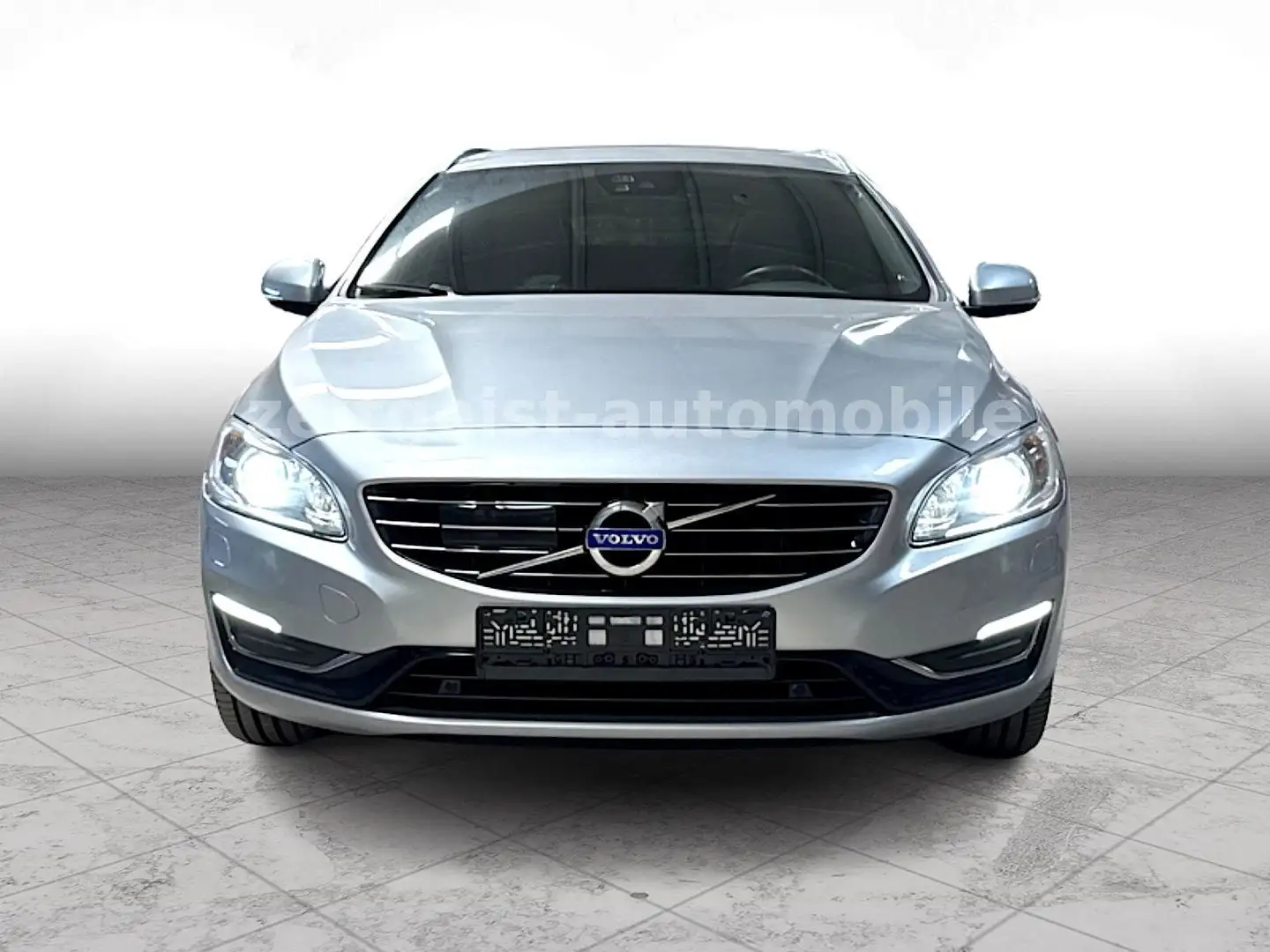 Volvo V60 Plug-in-Hyb* AWD*LEDER*1.HAND*SERVICE NEU* Silber - 2