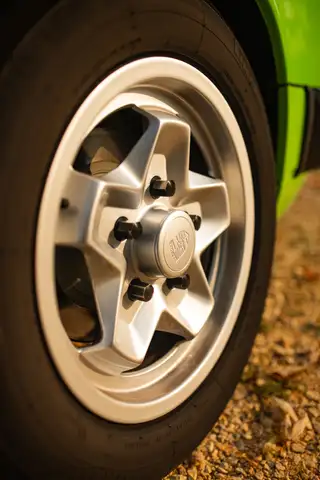 Porsche 911 view 15