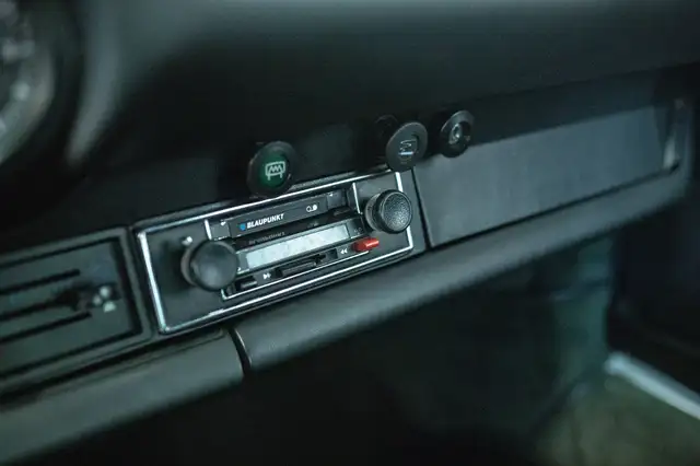 Porsche 911 view 14