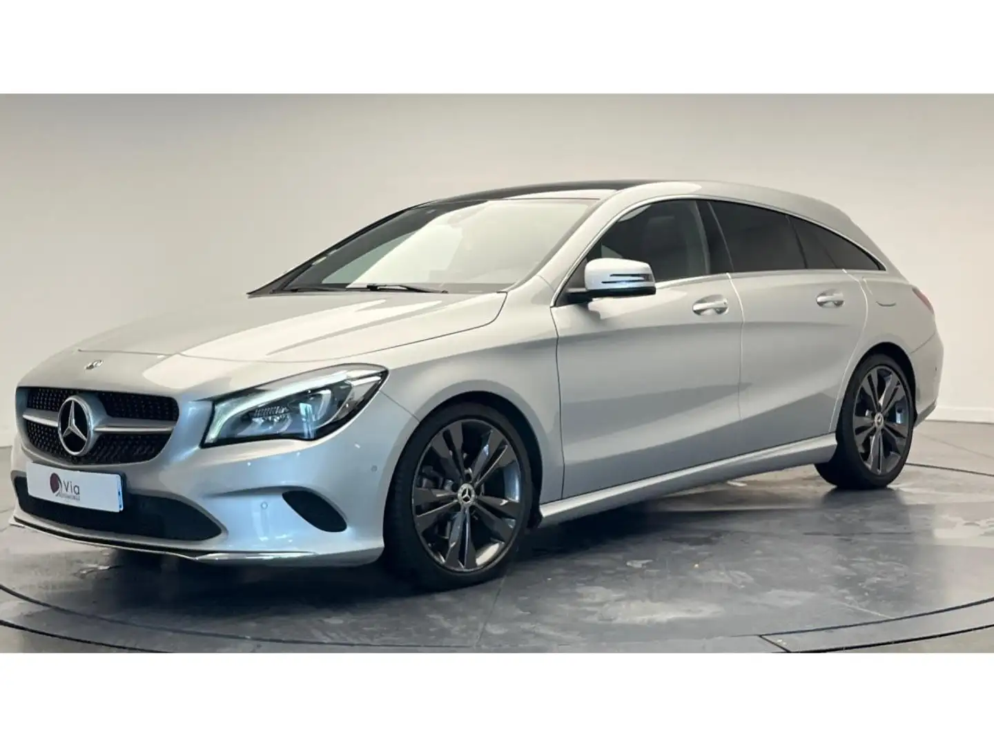 Mercedes-Benz CLA 200 Shooting Brake 200 d-BVA Sensation PHASE 2 / Toit ouvrant / Siege chauffant / Attelage / Camer - 1