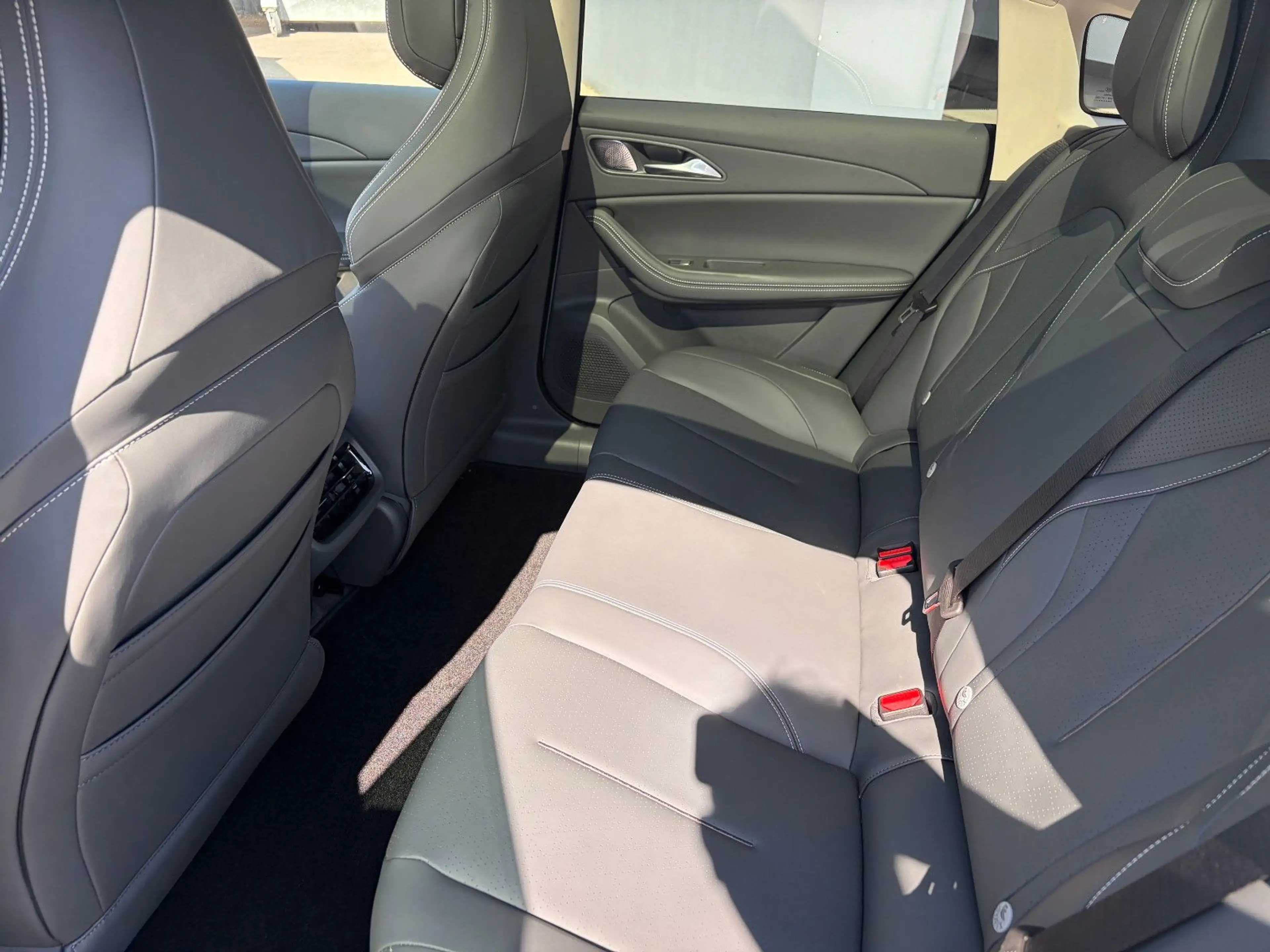 DFM Forthing 7 — photo 12