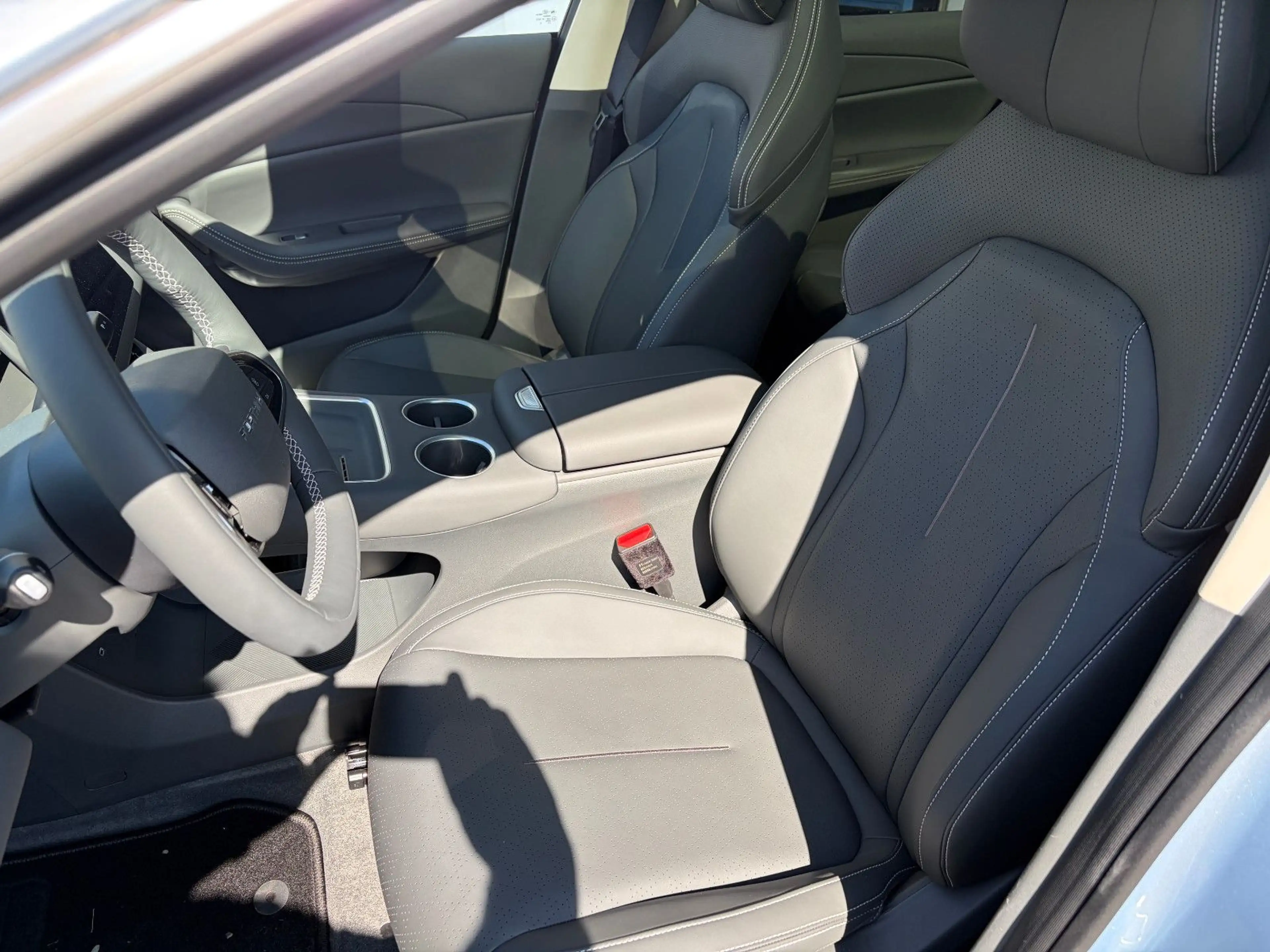 DFM Forthing 7 — photo 11