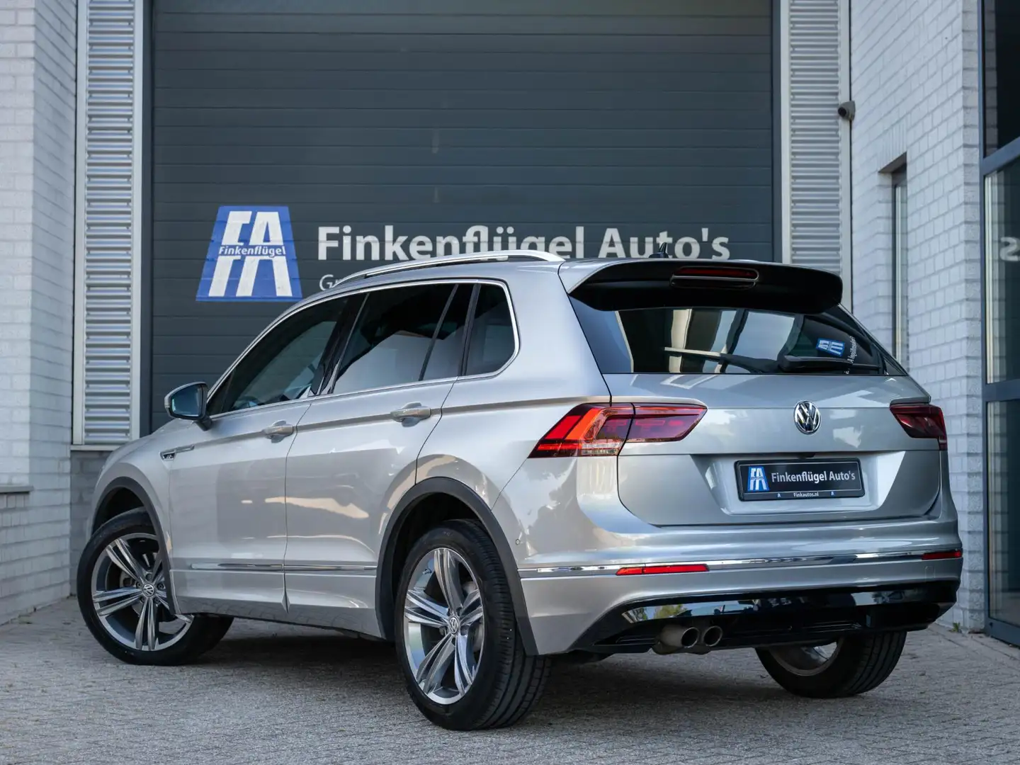 Volkswagen Tiguan 1.4 TSI 4Motion 3x R-line F1 |Pano |ACC |Camera |M Argento - 2
